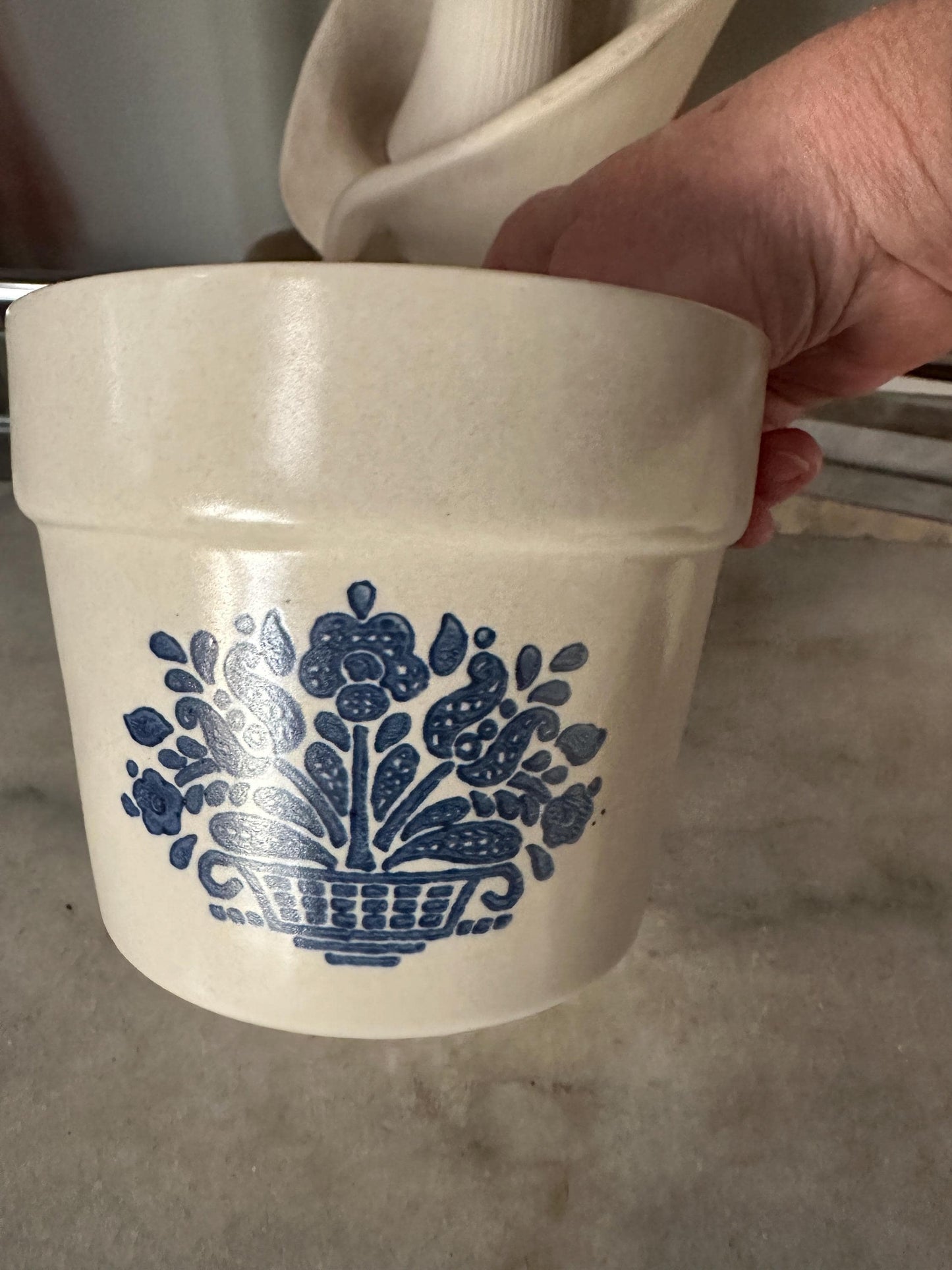Vintage Pfaltzgraff Ftda 1982 Blue Flower Pot Off White Stoneware