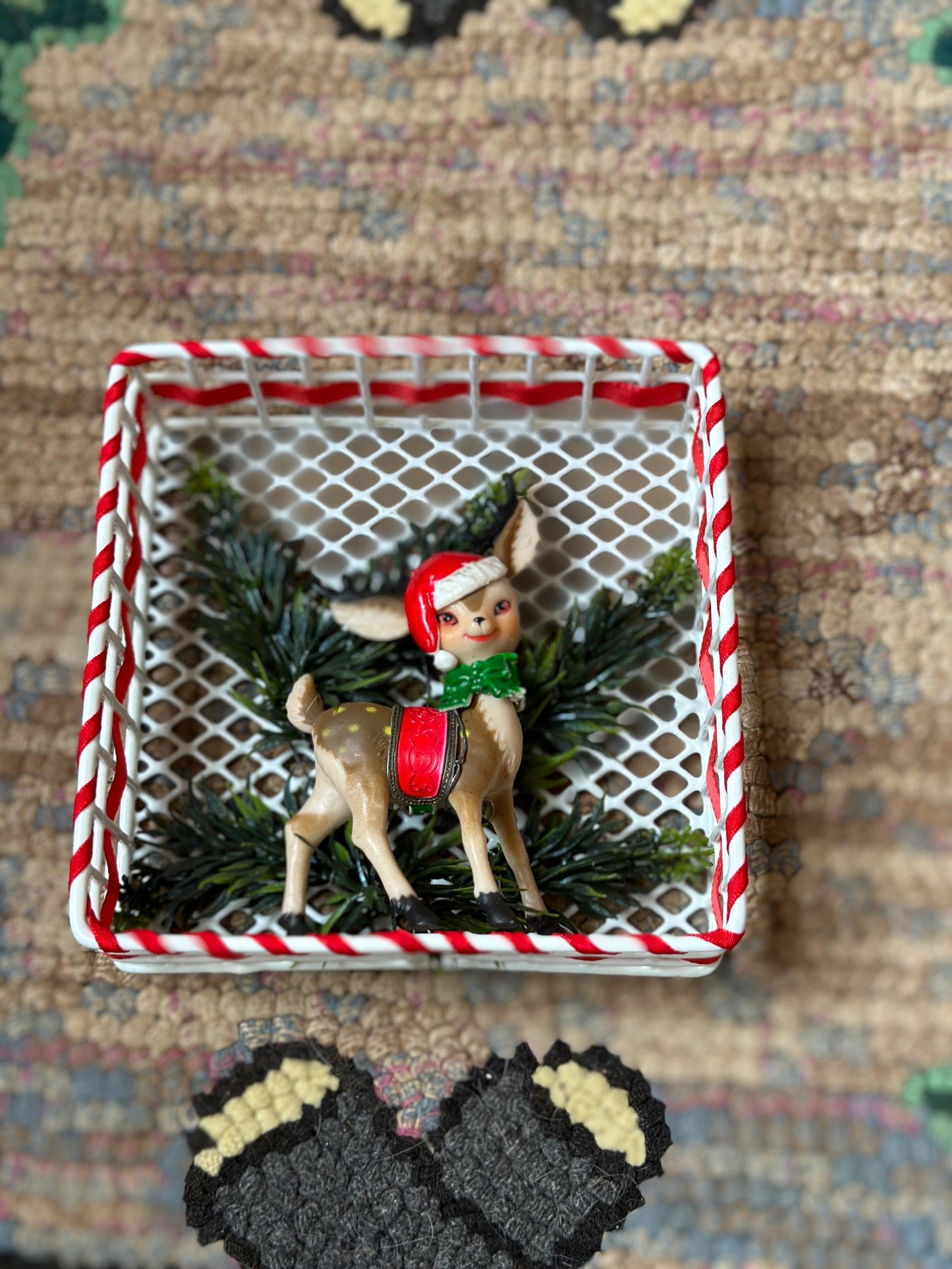 Vintage Kitschy Deer in Metal Mesh Box