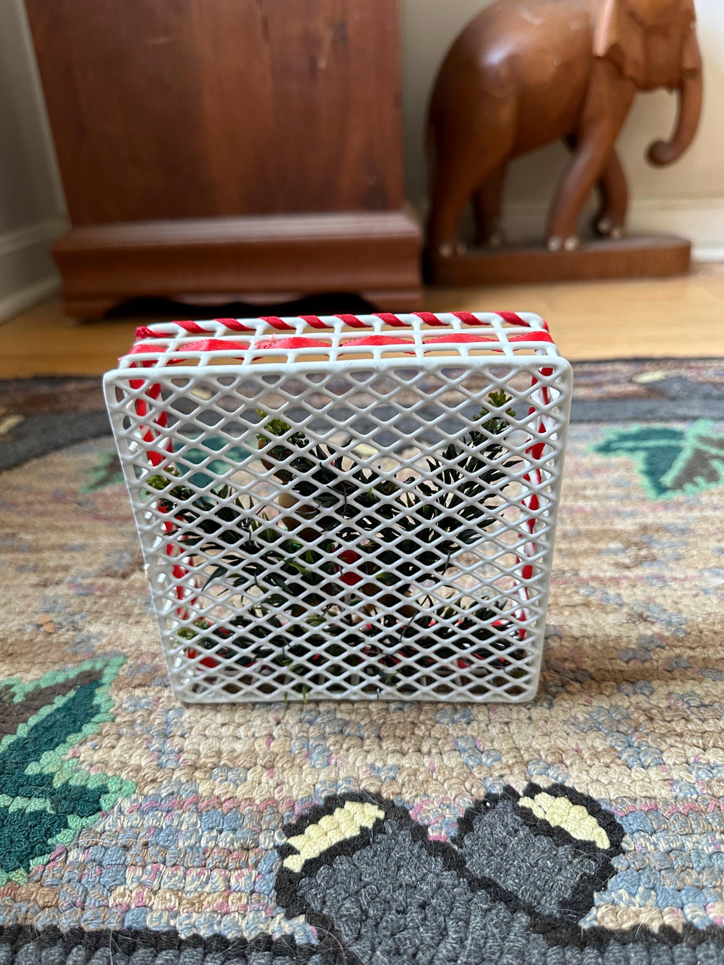 Vintage Kitschy Deer in Metal Mesh Box