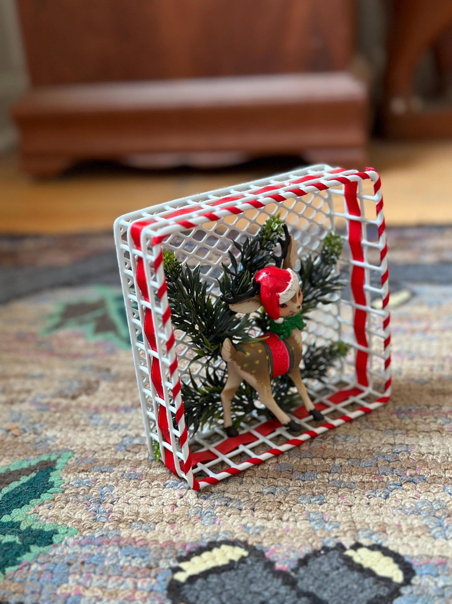 Vintage Kitschy Deer in Metal Mesh Box