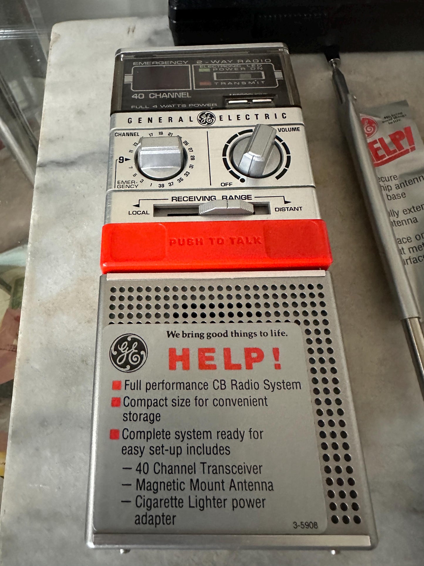 Vintage GE 3-5908 Help emergency portable CB radio/Walkie Talkie 12V w/case
