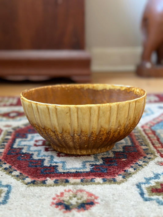 Vintage Haeger Pottery Bowl – Ribbed Drip Glaze, Mid Century Decor