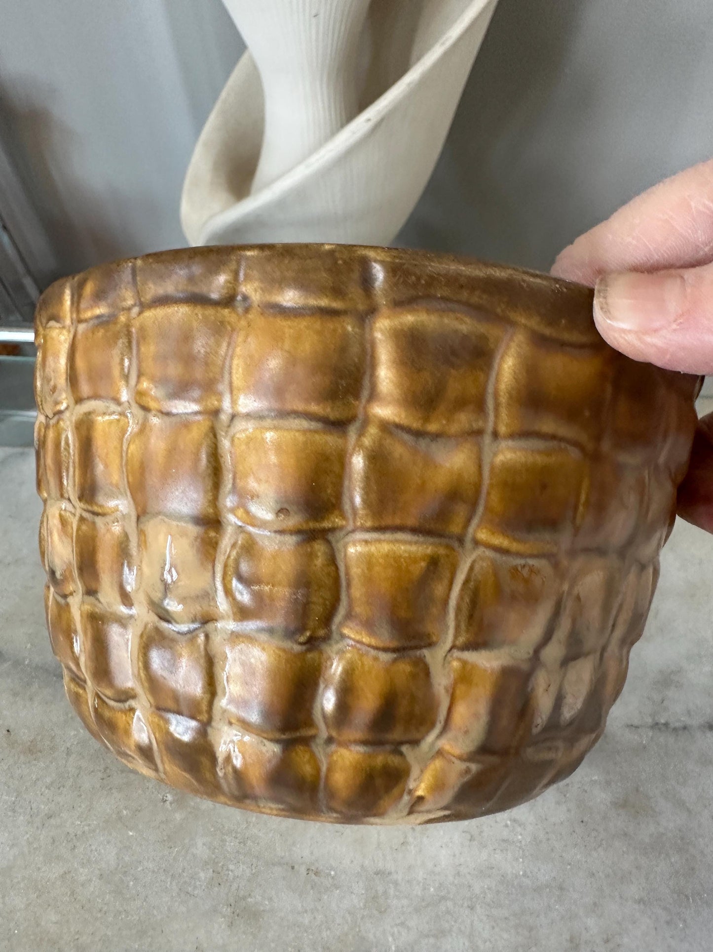 Vintage McCoy Basket Weave Pottery Bowl, USA 1605