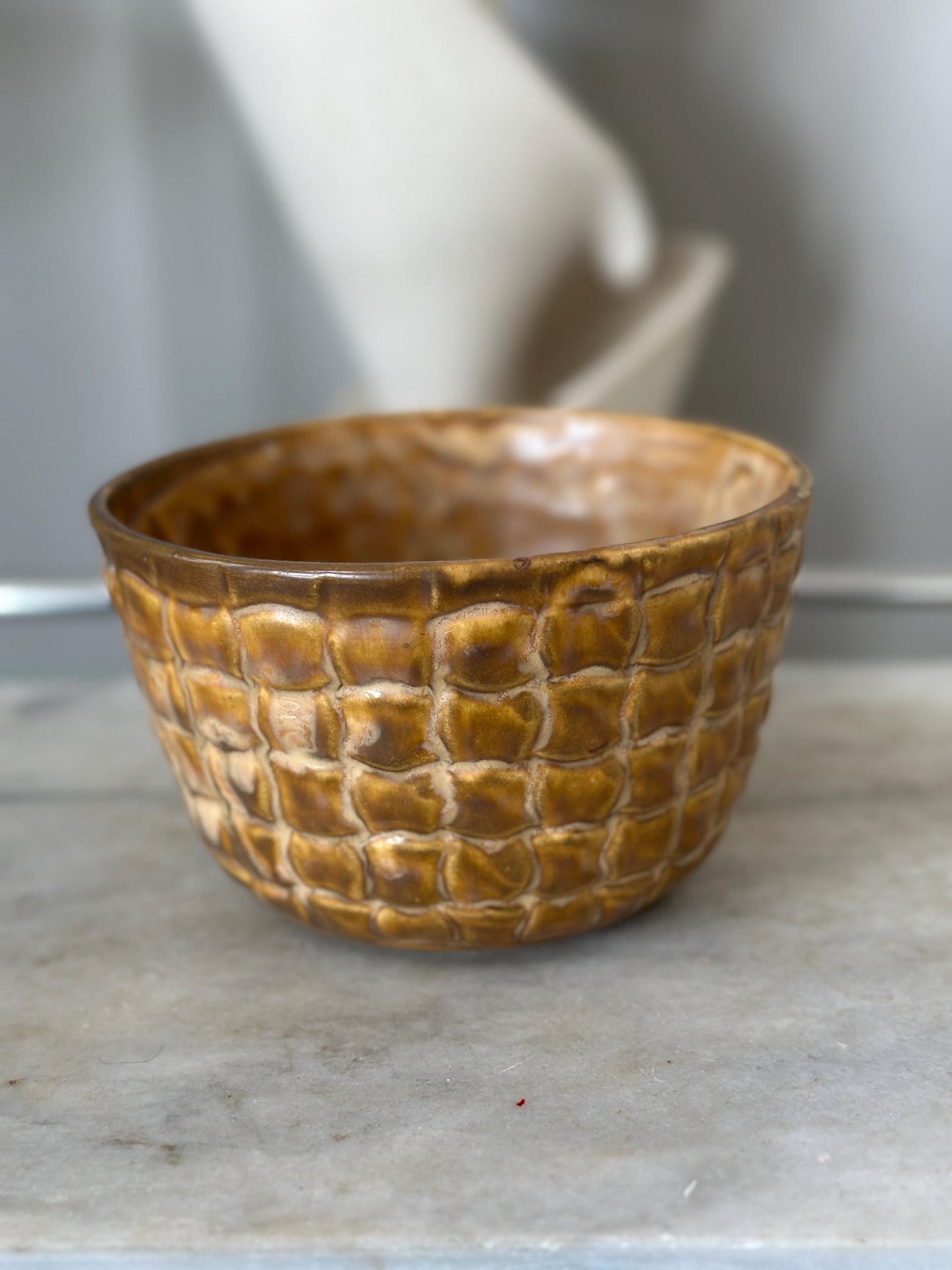 Vintage McCoy Basket Weave Pottery Bowl, USA 1605