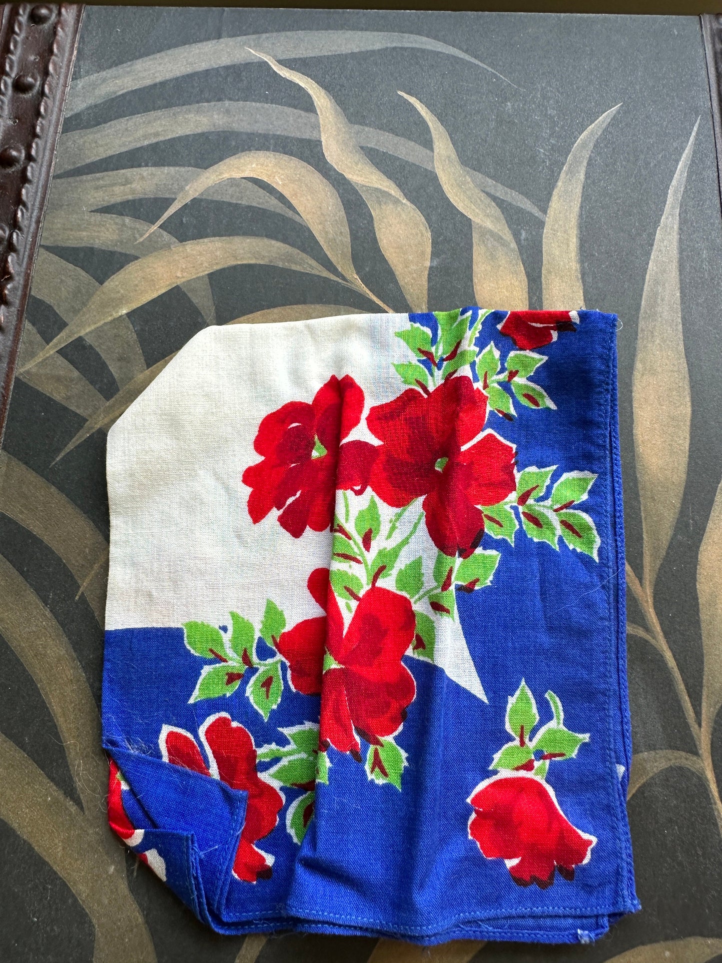 5 Vintage Shabby Chic Linen and Crocheted Hankies - Gorgeous Teds, Blues and Whites, Some NWT Hankies - Vintage Wedding Hankie