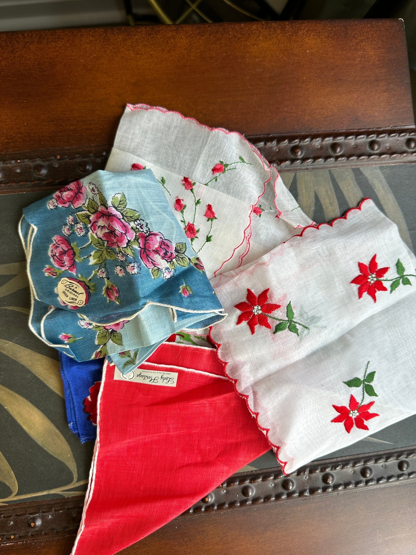 5 Vintage Shabby Chic Linen and Crocheted Hankies - Gorgeous Teds, Blues and Whites, Some NWT Hankies - Vintage Wedding Hankie