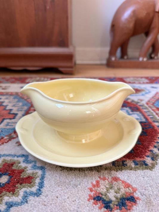 Vintage LuRay Pastel Yellow Gravy Boat w/ Attached Plate | 16 oz | MCM Ceramic Dinnerware