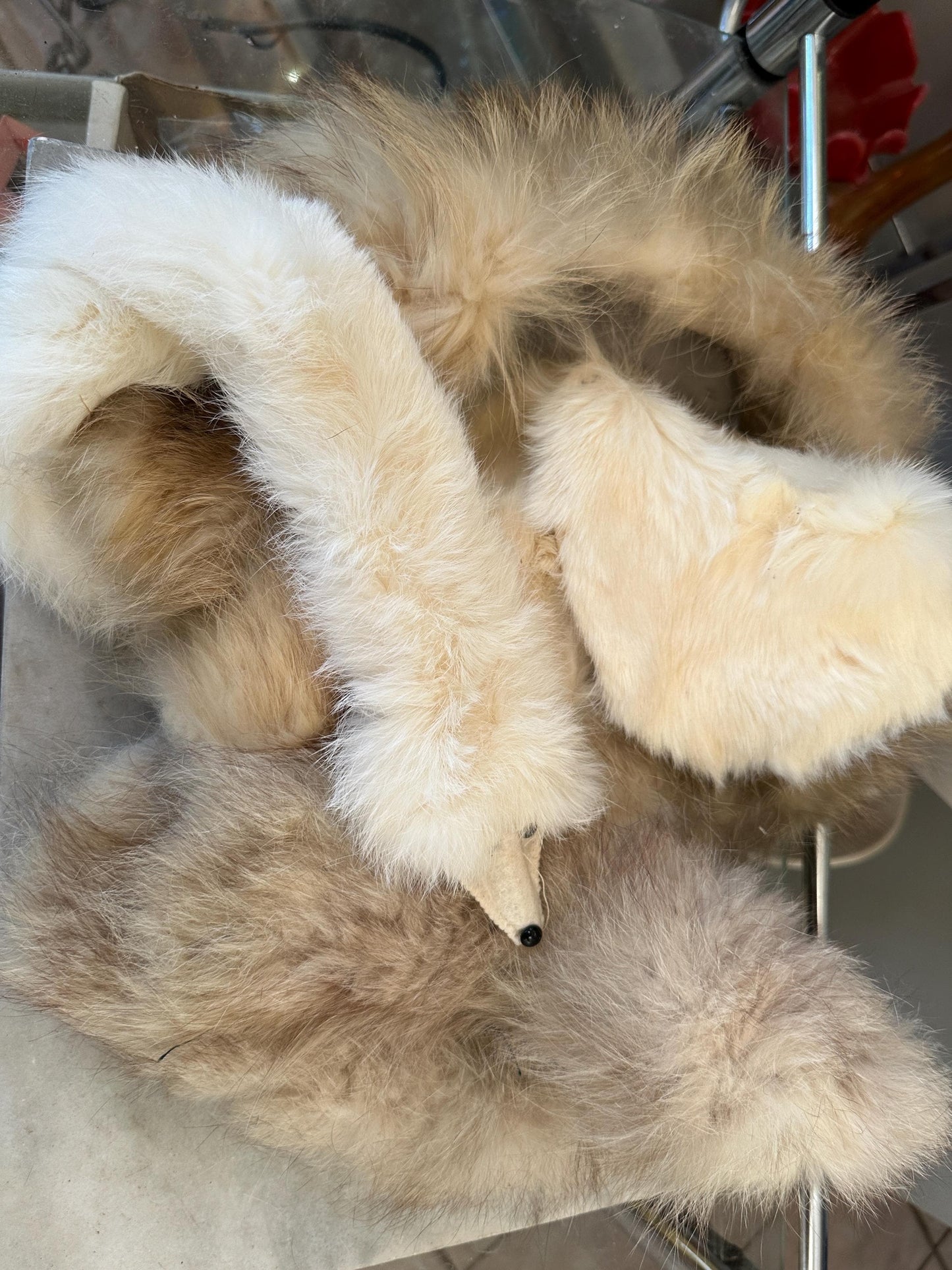 Vintage Set of 4 Mink Collars, Ivory and White Genuine Fur, Mink Collars from the 1950s