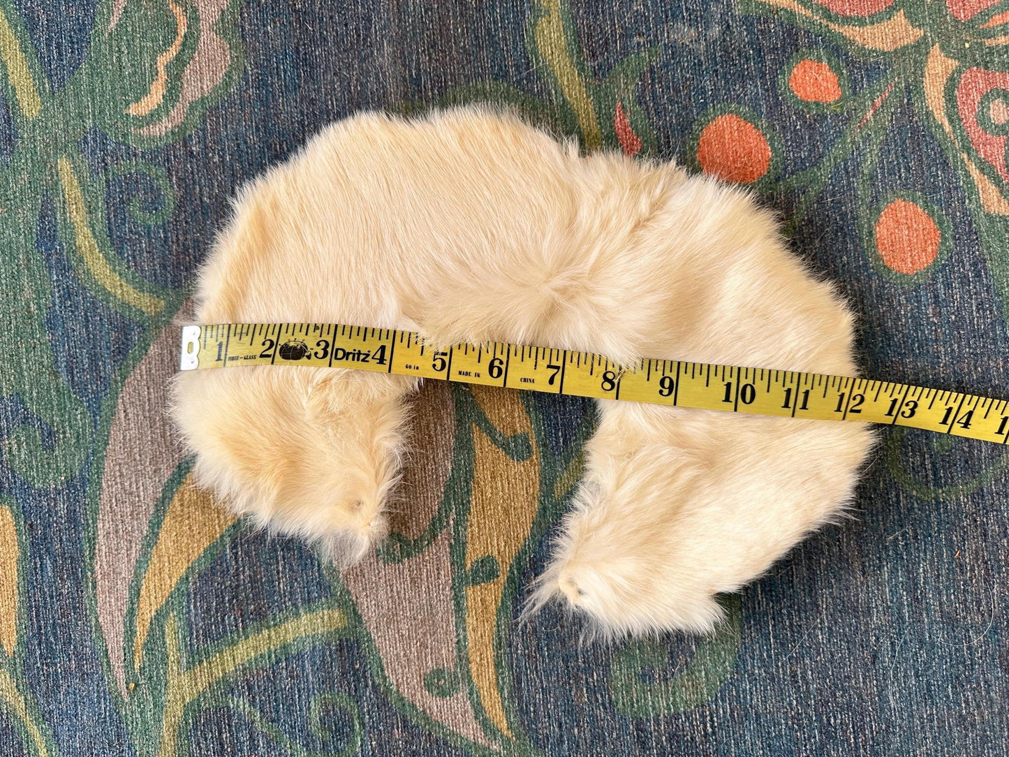 Vintage Set of 4 Mink Collars, Ivory and White Genuine Fur, Mink Collars from the 1950s