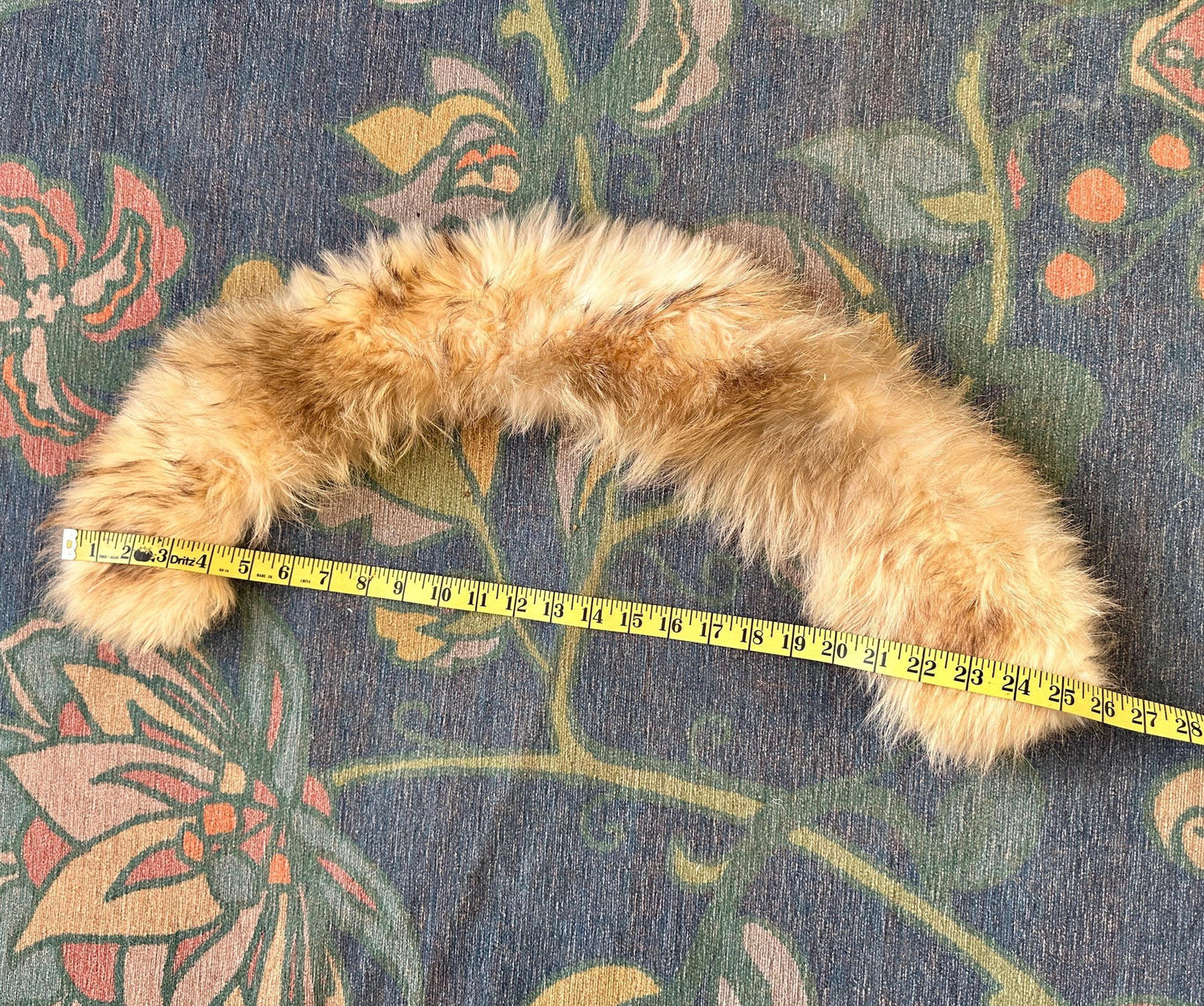 Vintage Set of 4 Mink Collars, Ivory and White Genuine Fur, Mink Collars from the 1950s