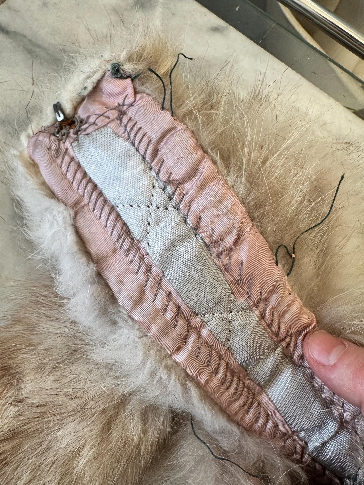 Vintage Set of 4 Mink Collars, Ivory and White Genuine Fur, Mink Collars from the 1950s