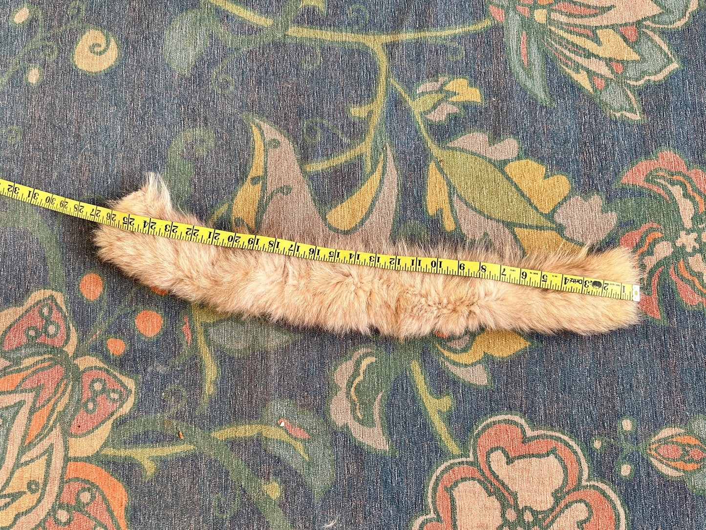 Vintage Set of 4 Mink Collars, Ivory and White Genuine Fur, Mink Collars from the 1950s