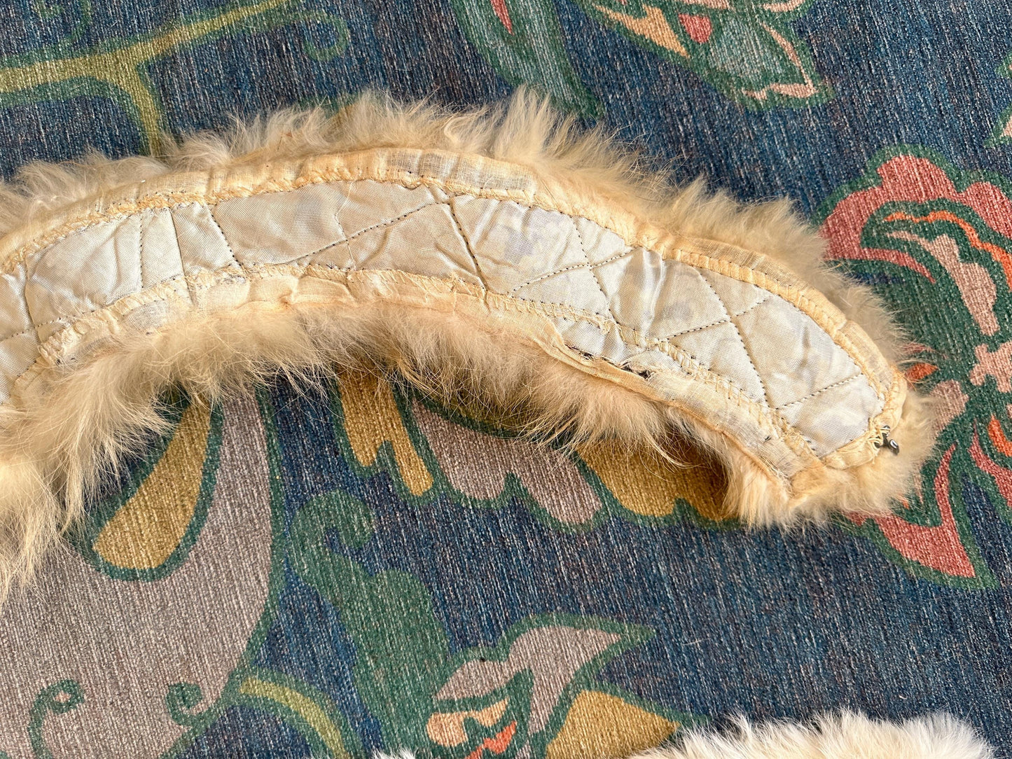 Vintage Set of 4 Mink Collars, Ivory and White Genuine Fur, Mink Collars from the 1950s