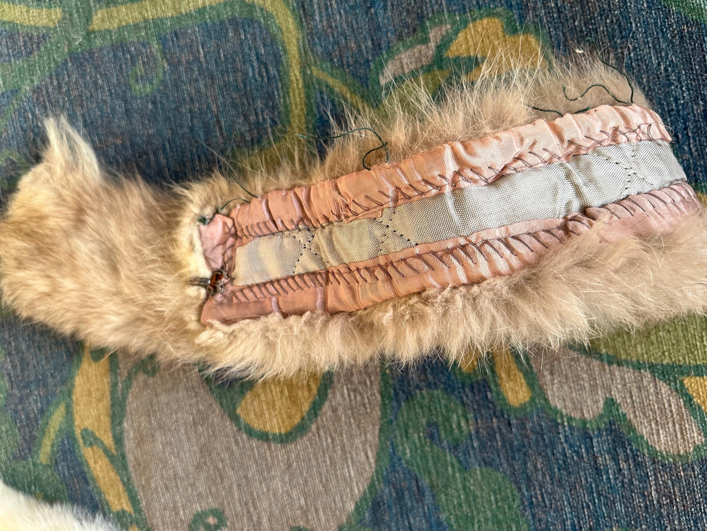 Vintage Set of 4 Mink Collars, Ivory and White Genuine Fur, Mink Collars from the 1950s