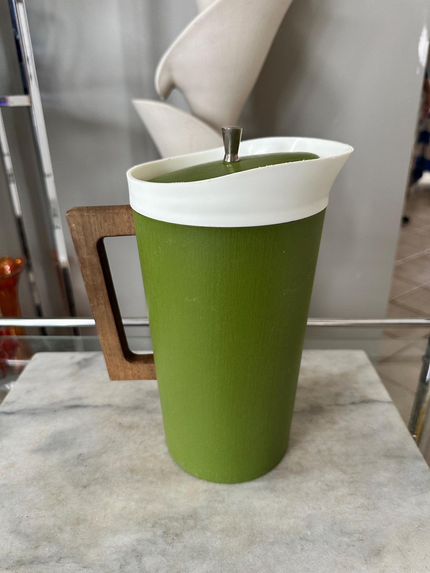 Vintage Avocado Green Pitcher – MCM Kitchenware with Wooden Handle