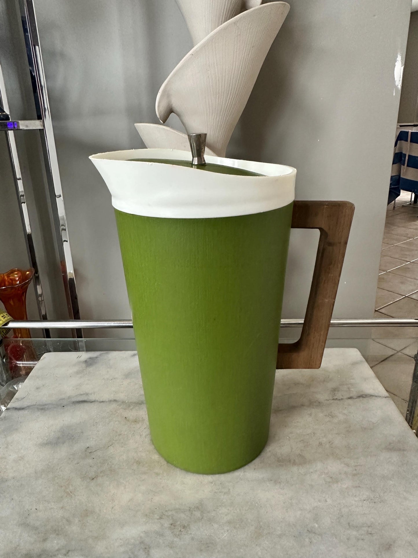 Vintage Avocado Green Pitcher – MCM Kitchenware with Wooden Handle