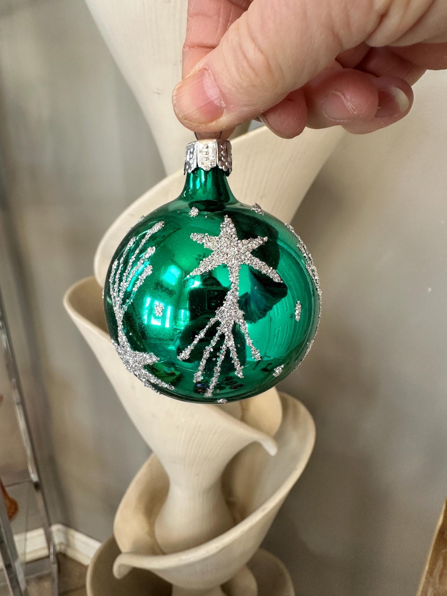 Vintage Pyramid Glass Christmas Ornaments – Starburst Set of 8, Made in USA