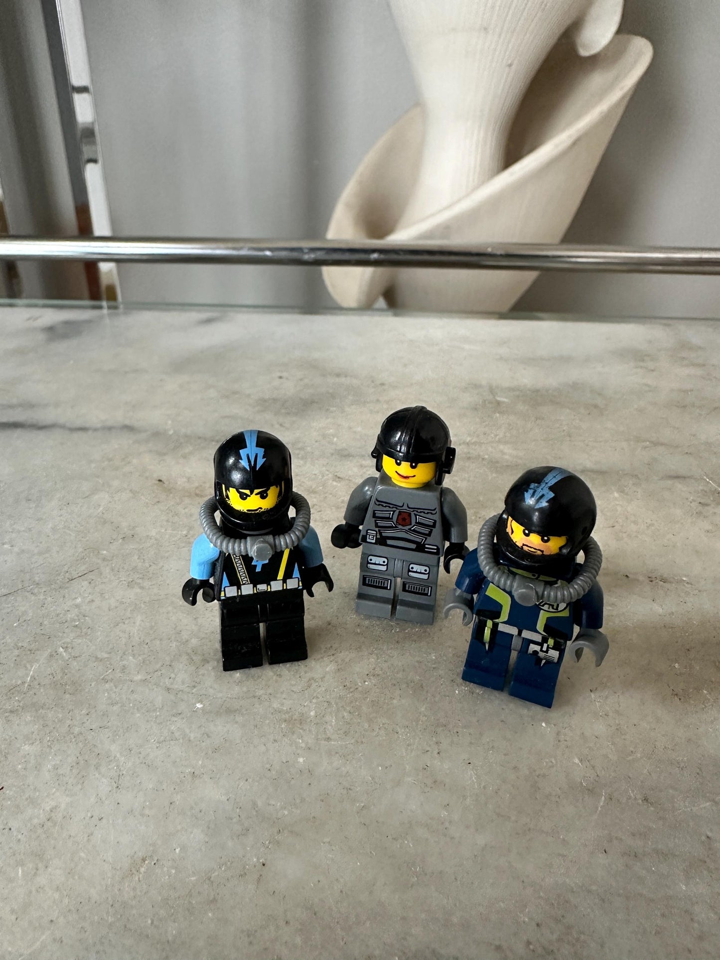 LEGO® Aquaraiders Divers (2) + Space Police 3 Officer – Lot of 3 Minifigures – Retired Themes – 2000s era LEGO