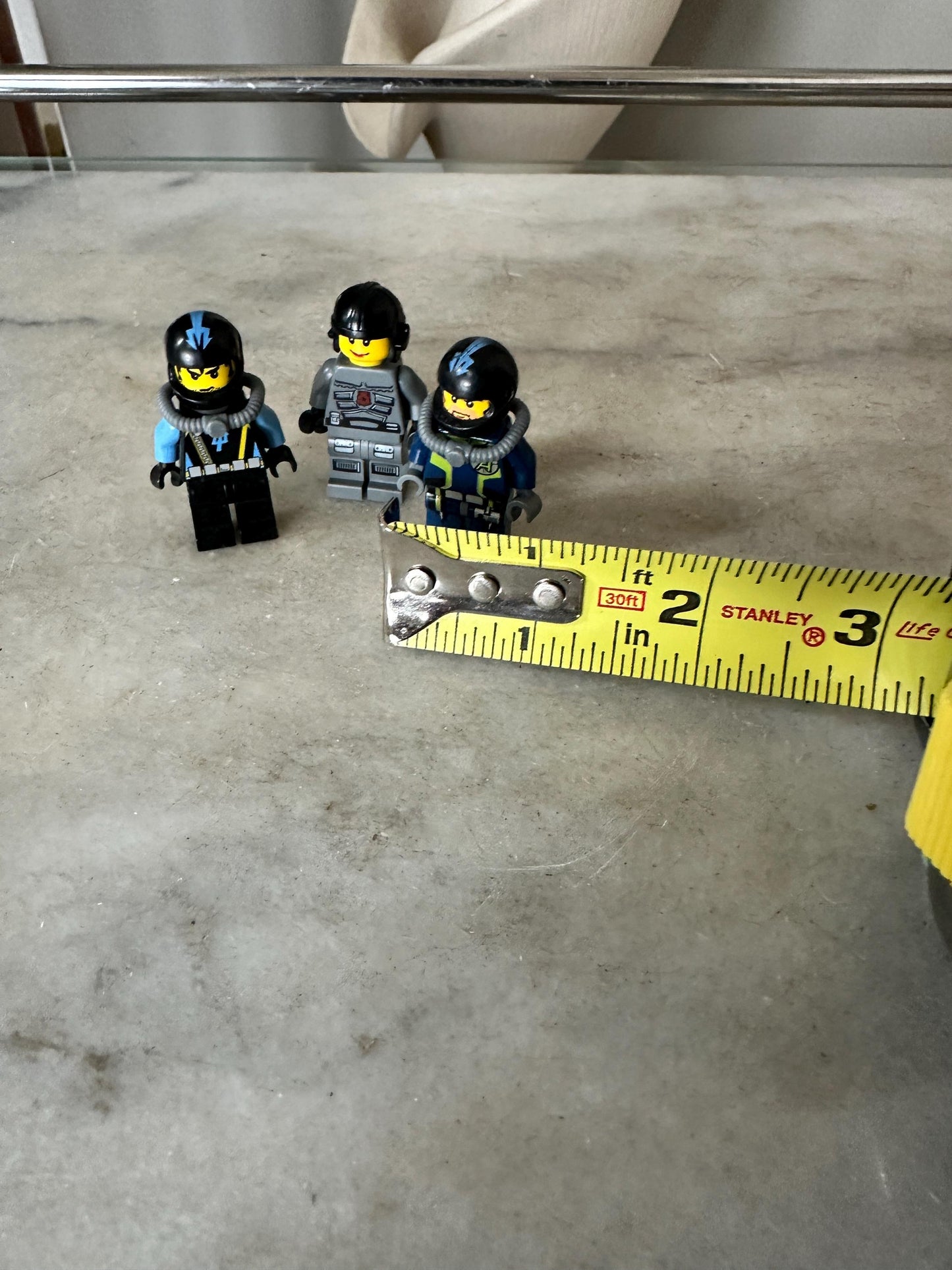LEGO® Aquaraiders Divers (2) + Space Police 3 Officer – Lot of 3 Minifigures – Retired Themes – 2000s era LEGO