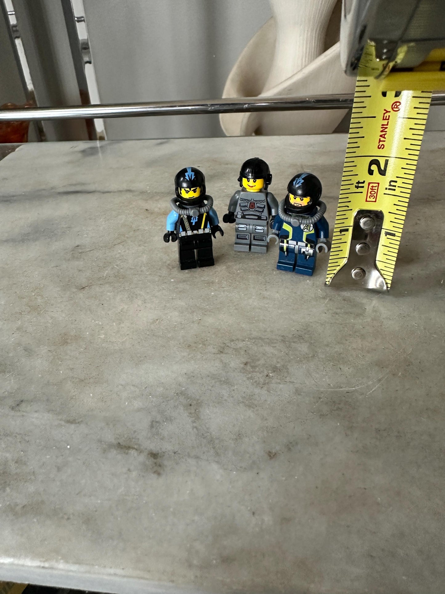 LEGO® Aquaraiders Divers (2) + Space Police 3 Officer – Lot of 3 Minifigures – Retired Themes – 2000s era LEGO