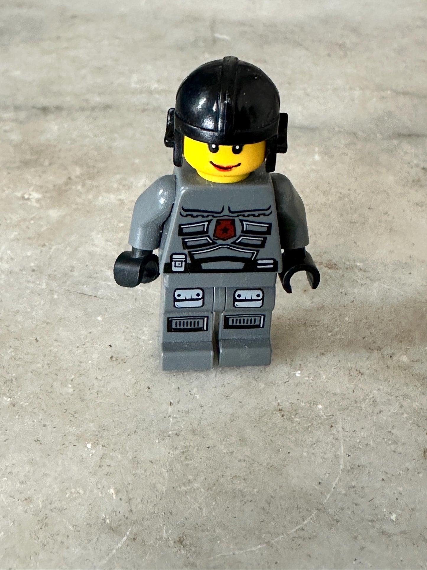 LEGO® Aquaraiders Divers (2) + Space Police 3 Officer – Lot of 3 Minifigures – Retired Themes – 2000s era LEGO