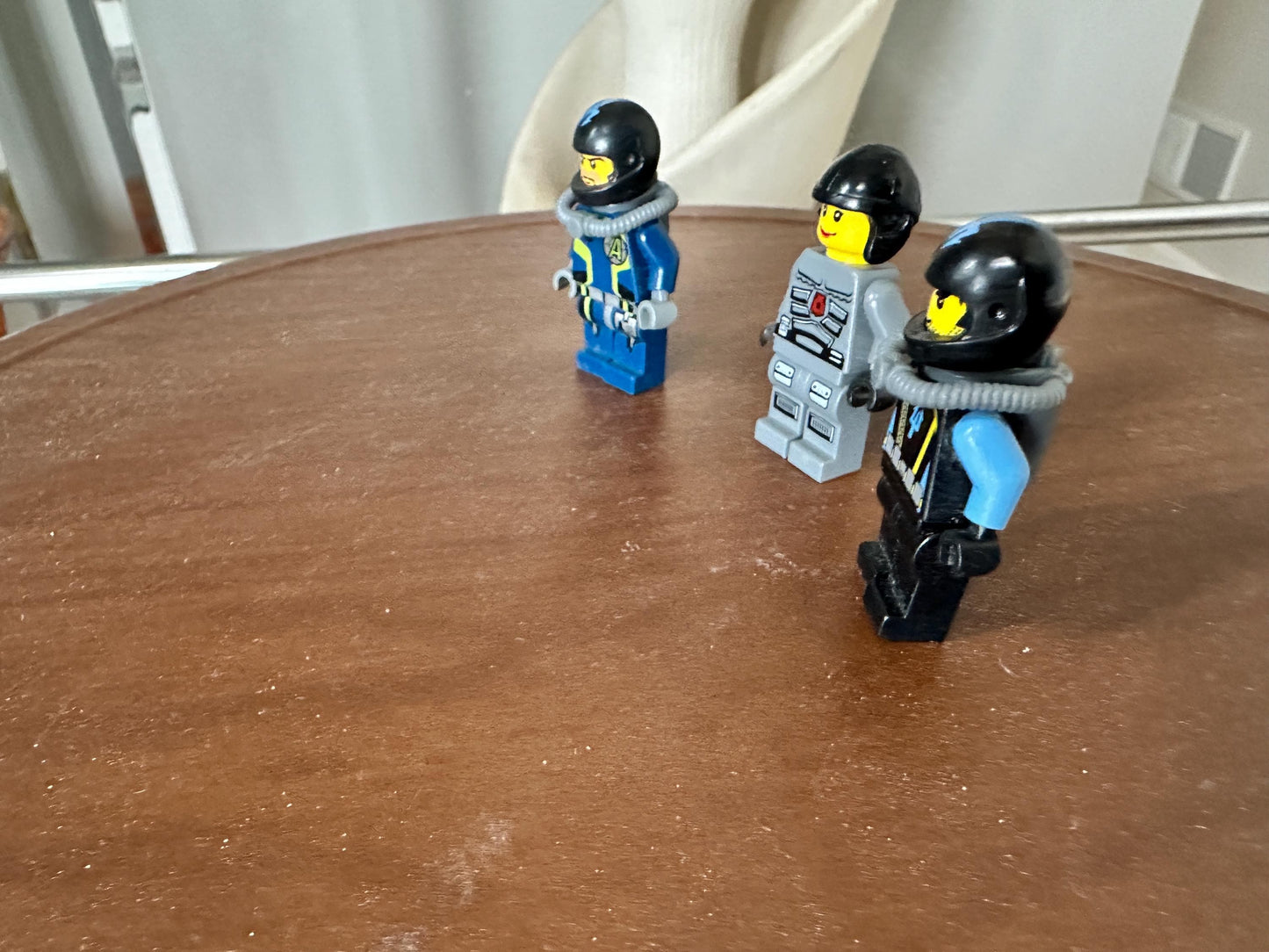 LEGO® Aquaraiders Divers (2) + Space Police 3 Officer – Lot of 3 Minifigures – Retired Themes – 2000s era LEGO