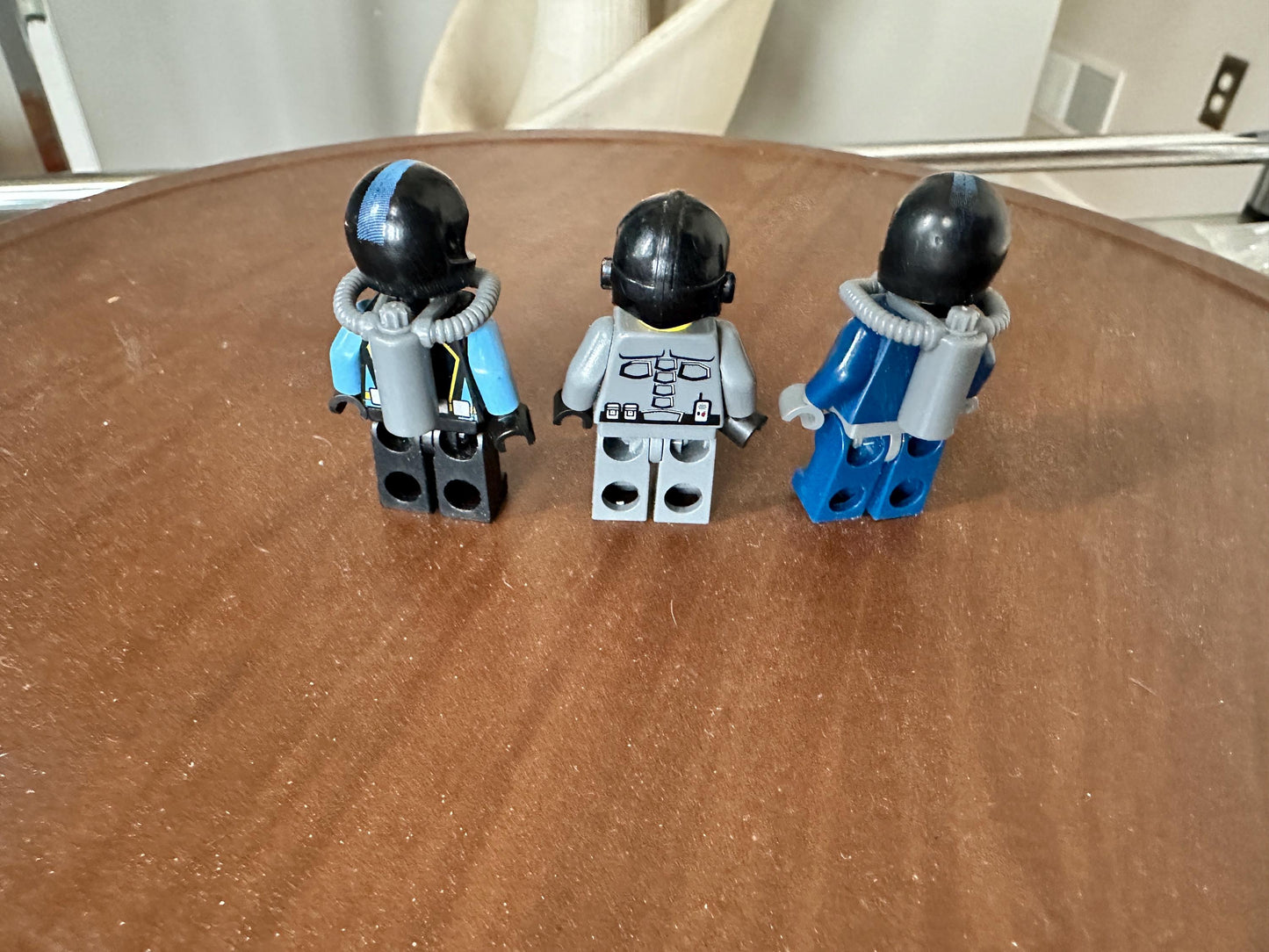 LEGO® Aquaraiders Divers (2) + Space Police 3 Officer – Lot of 3 Minifigures – Retired Themes – 2000s era LEGO