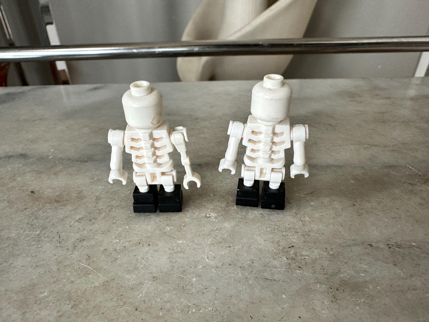 LEGO NJO0008 Bonezai (Skulkin) Vertical Grip Hands – Set of 2 | Ninjago Villain Minifigure Parts | Retired Character