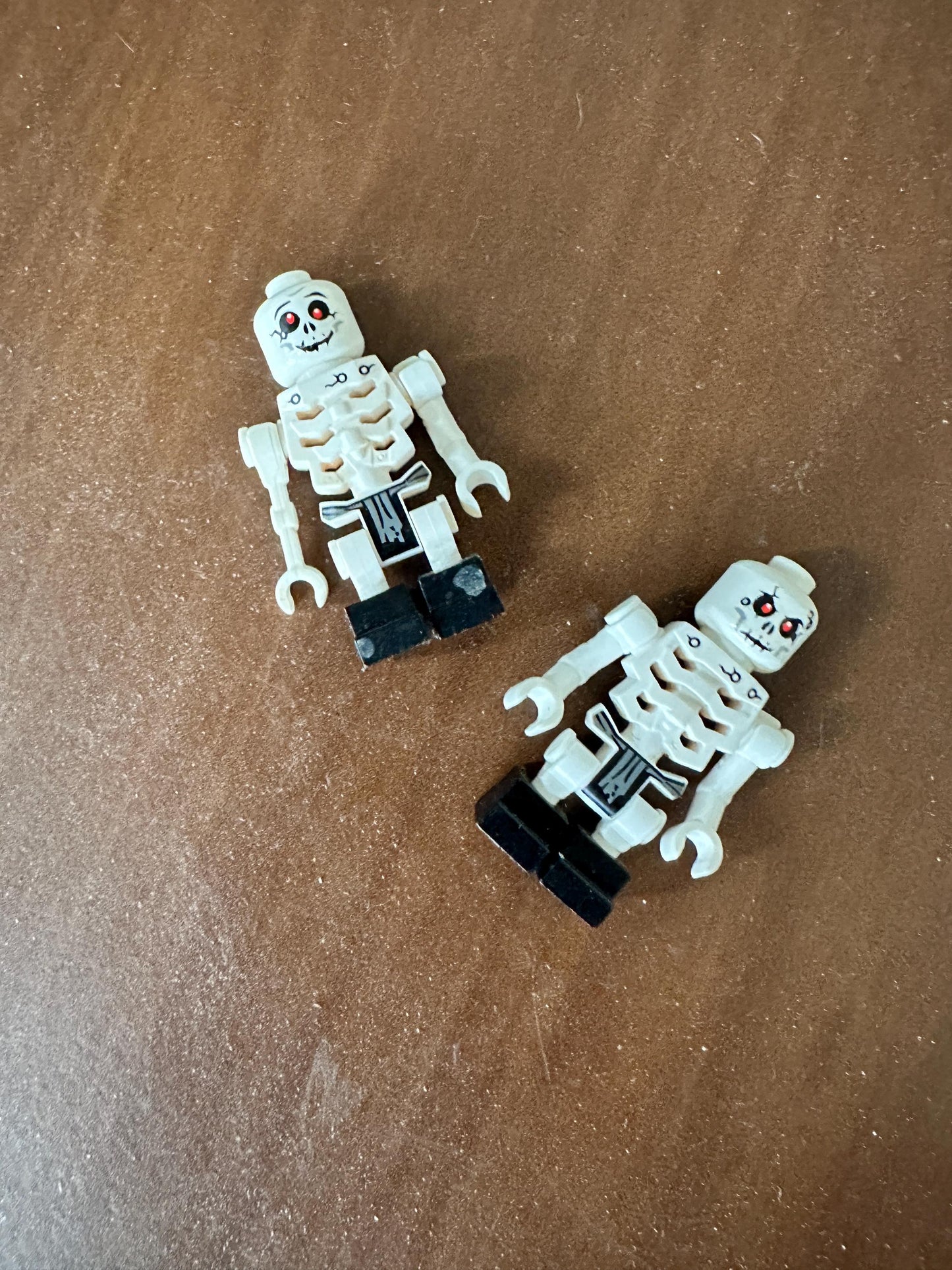 LEGO NJO0008 Bonezai (Skulkin) Vertical Grip Hands – Set of 2 | Ninjago Villain Minifigure Parts | Retired Character
