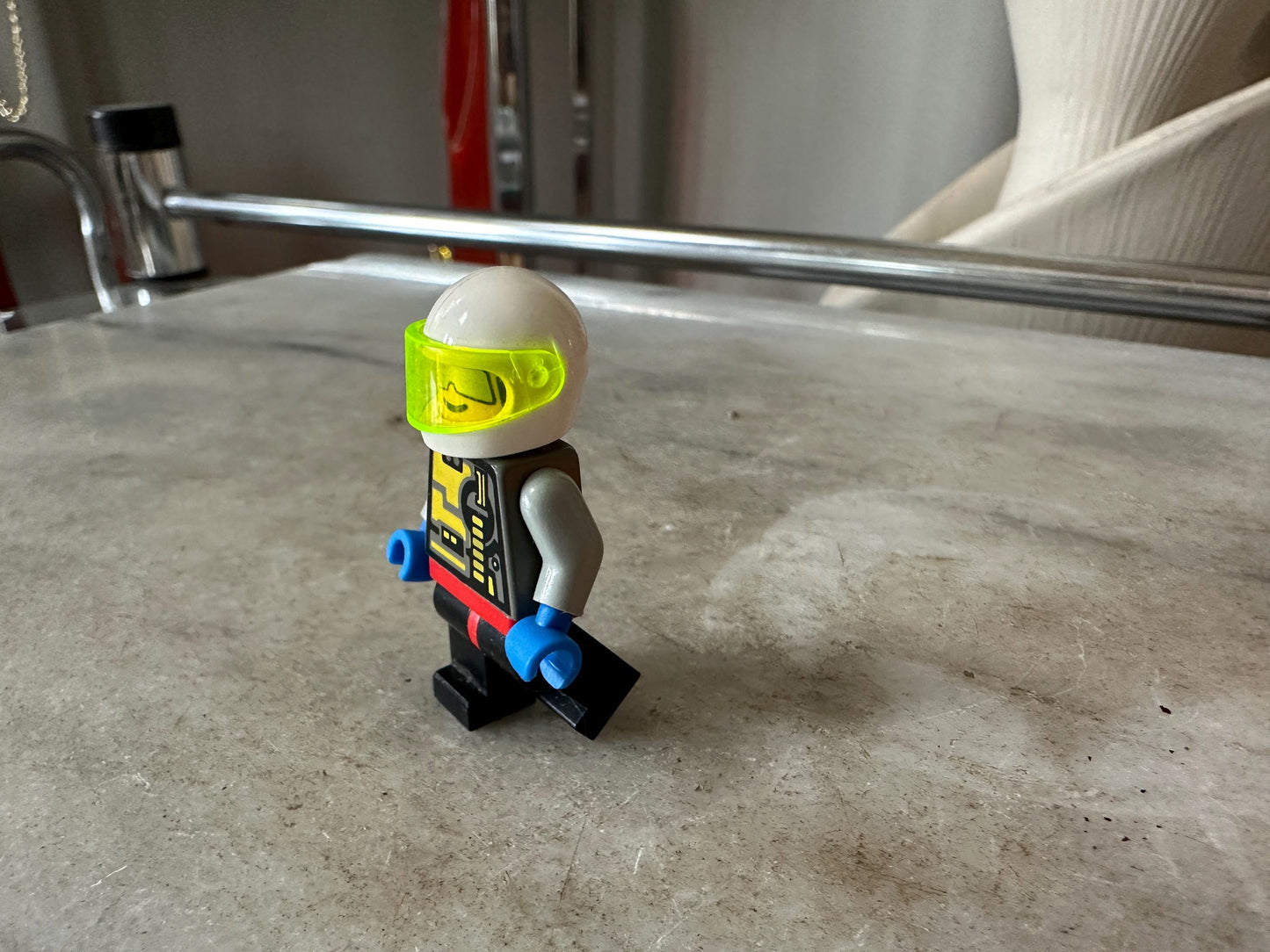 GENUINE LEGO Minifgure Lego Lego Alien Avenger Minifigure Lego (R) Minifigure, Minifigure, Lego Minifig, Lego People