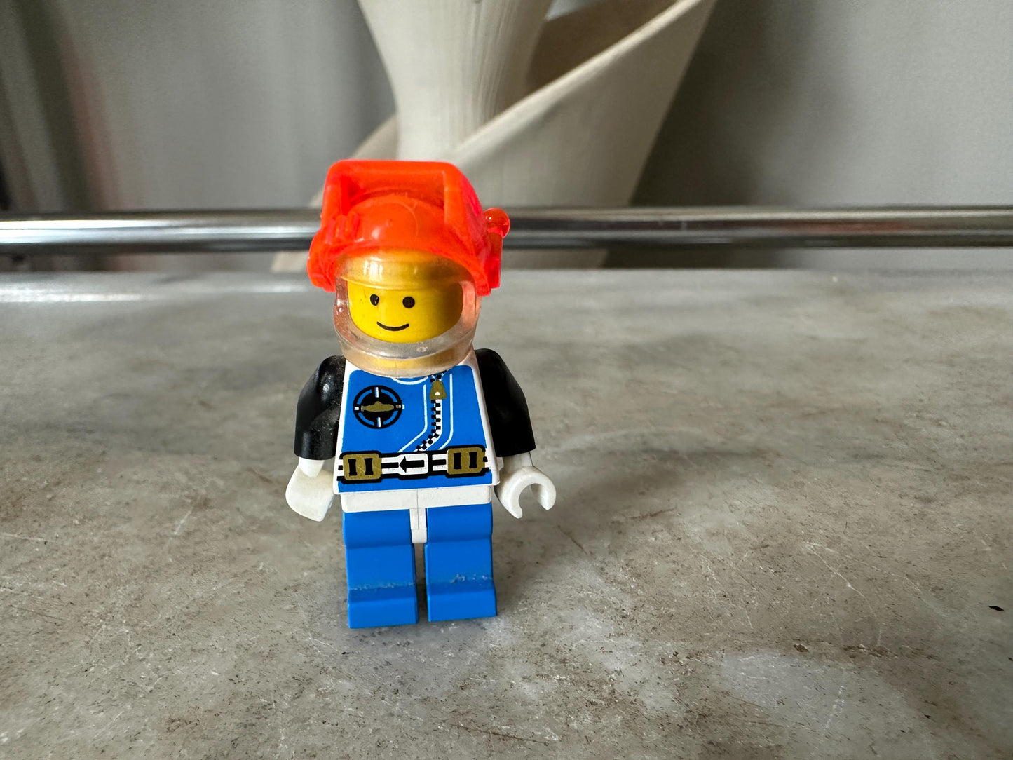 GENUINE Lego Minifgure LEGO Minifigure Doctor Kelvin Ice Planet Classic Vintage Space Cool RARE sp017