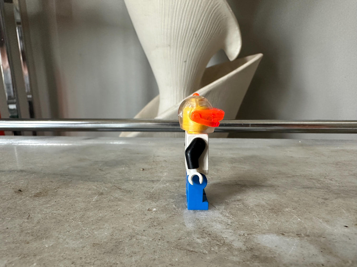 GENUINE Lego Minifgure LEGO Minifigure Doctor Kelvin Ice Planet Classic Vintage Space Cool RARE sp017