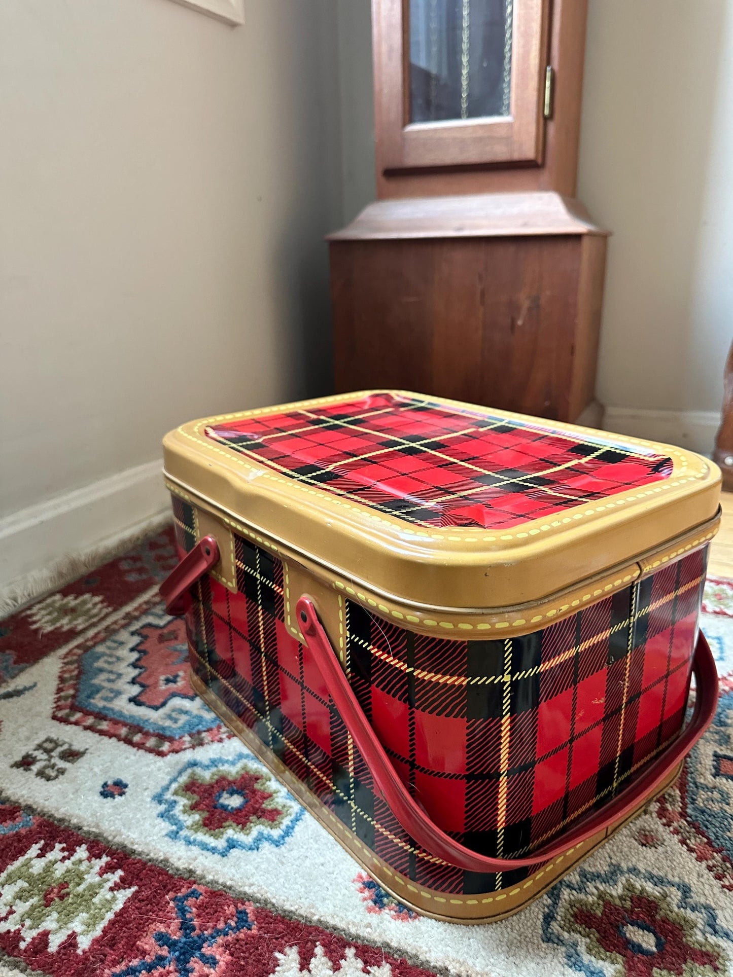 1950s Vintage “The Skotch Basket” Tin Picnic Basket – Petra Cabot Design – Mid Century Metal Hamper