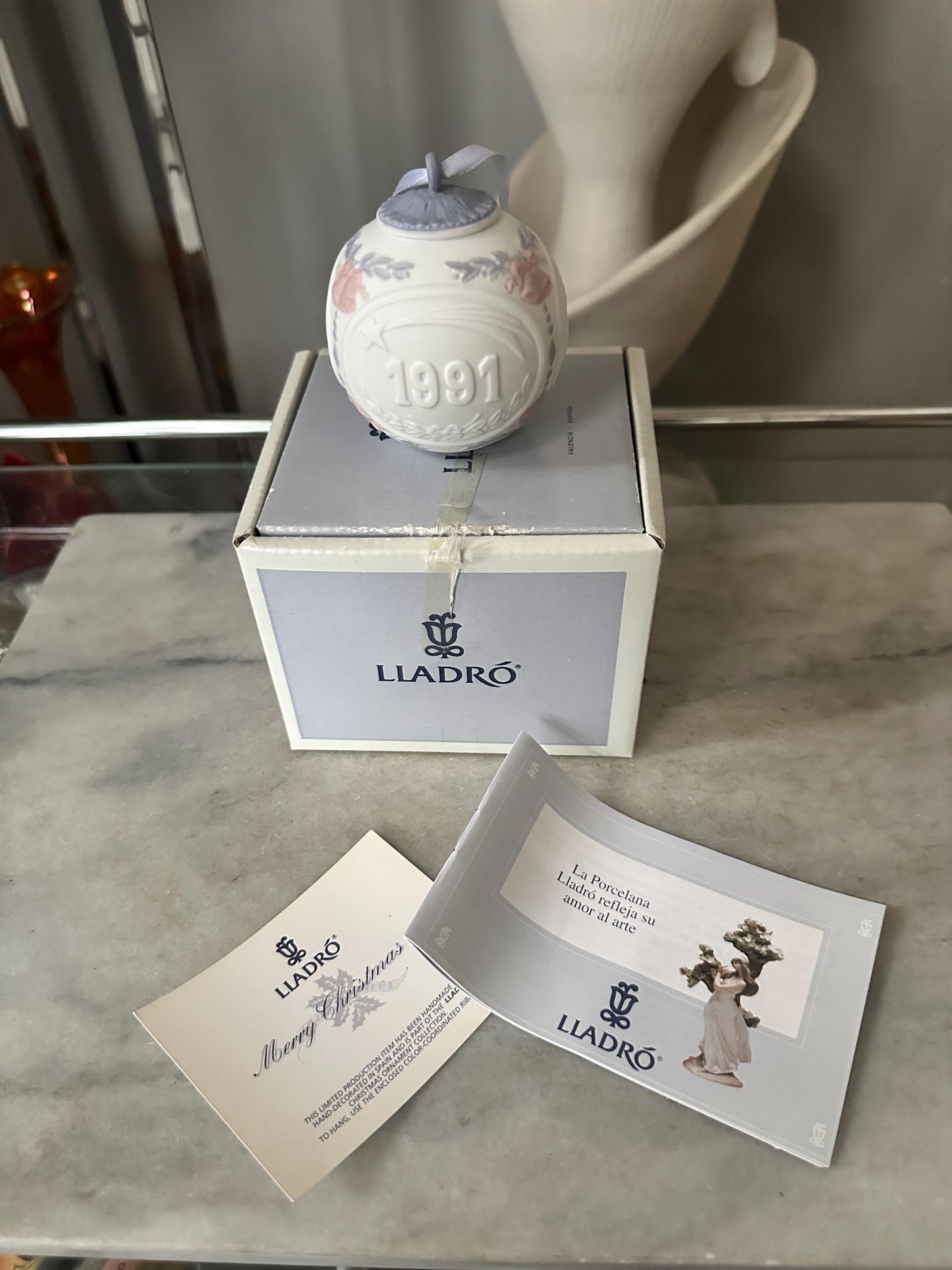 1991 Lladró Porcelain Christmas Ball Ornament – Retired Spanish Holiday Décor (Original Box)