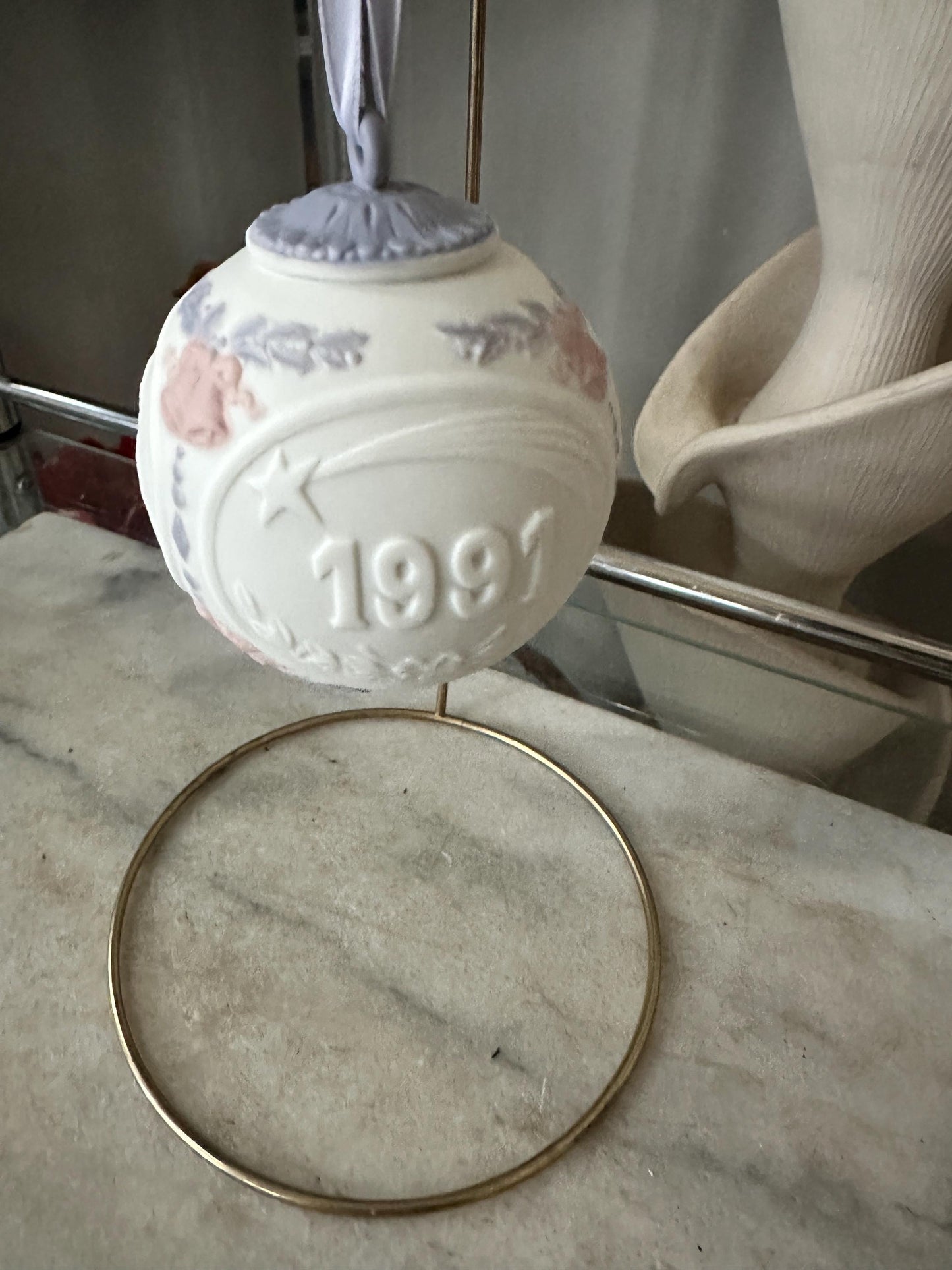 1991 Lladró Porcelain Christmas Ball Ornament – Retired Spanish Holiday Décor (Original Box)