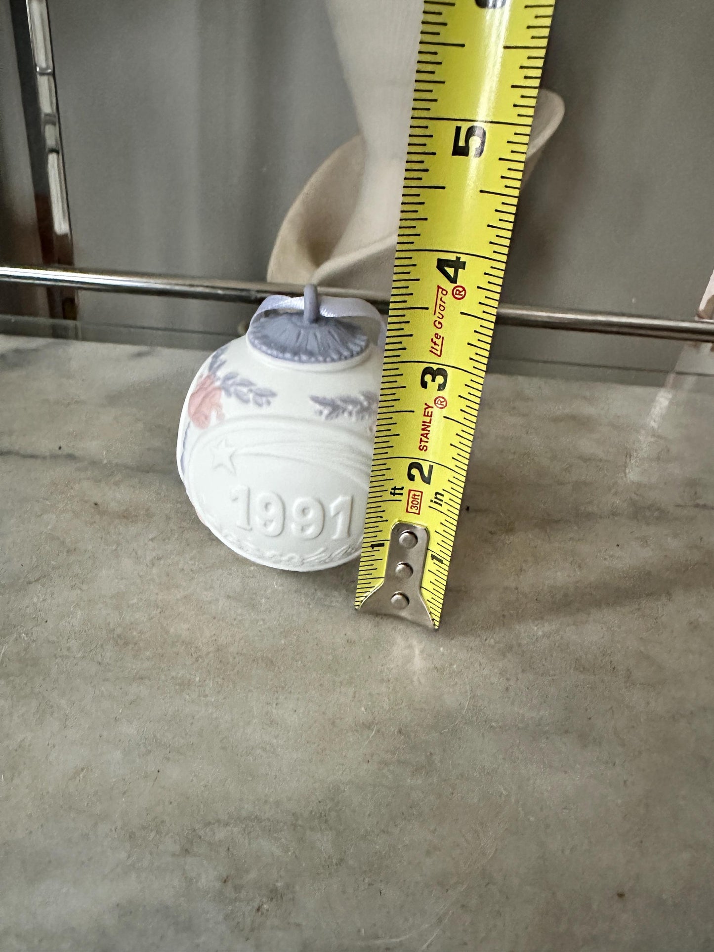 1991 Lladró Porcelain Christmas Ball Ornament – Retired Spanish Holiday Décor (Original Box)