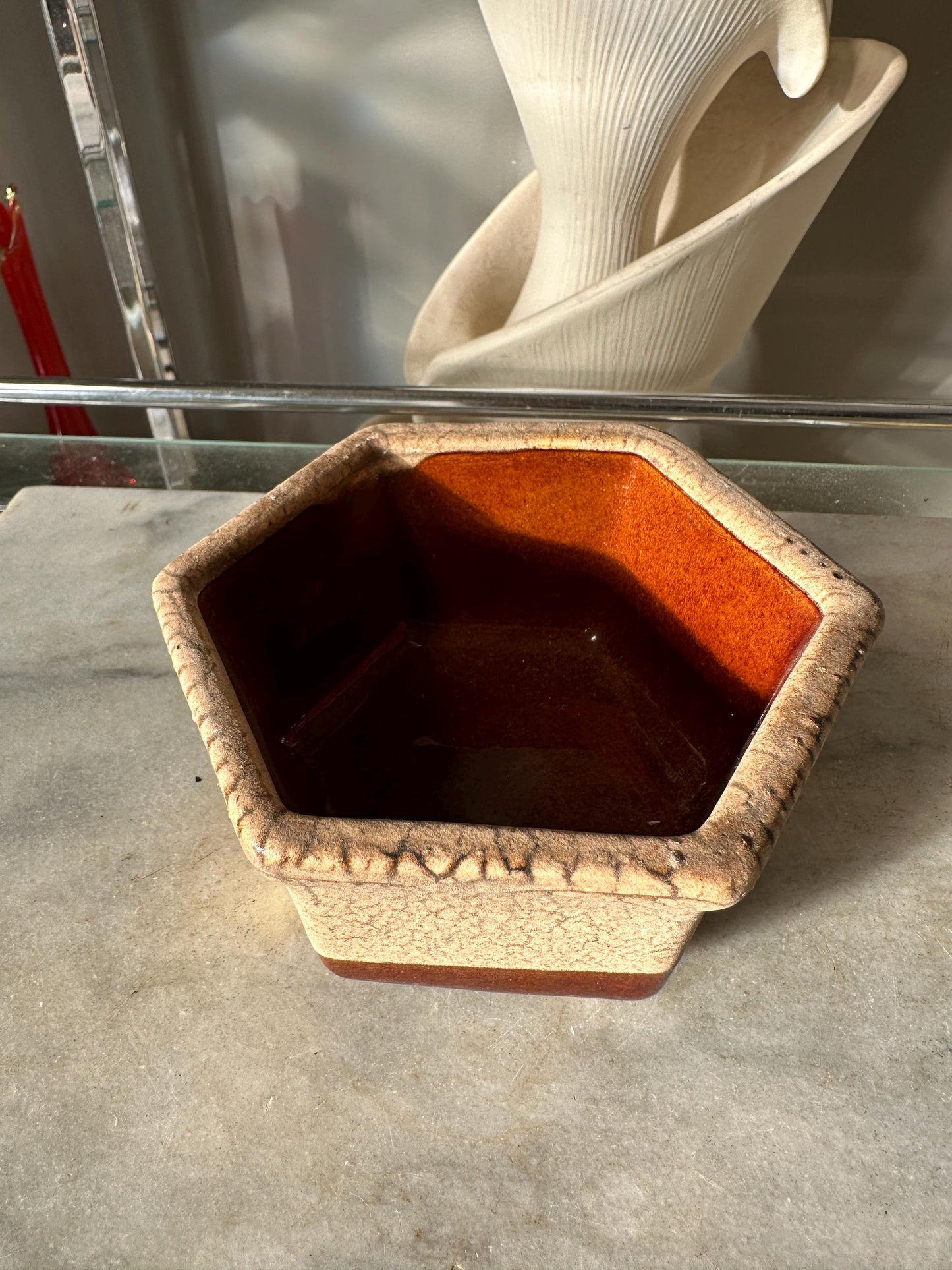 Vintage Haeger 4002 Cream And Brown USA Pottery 6-Sided Footed Planter