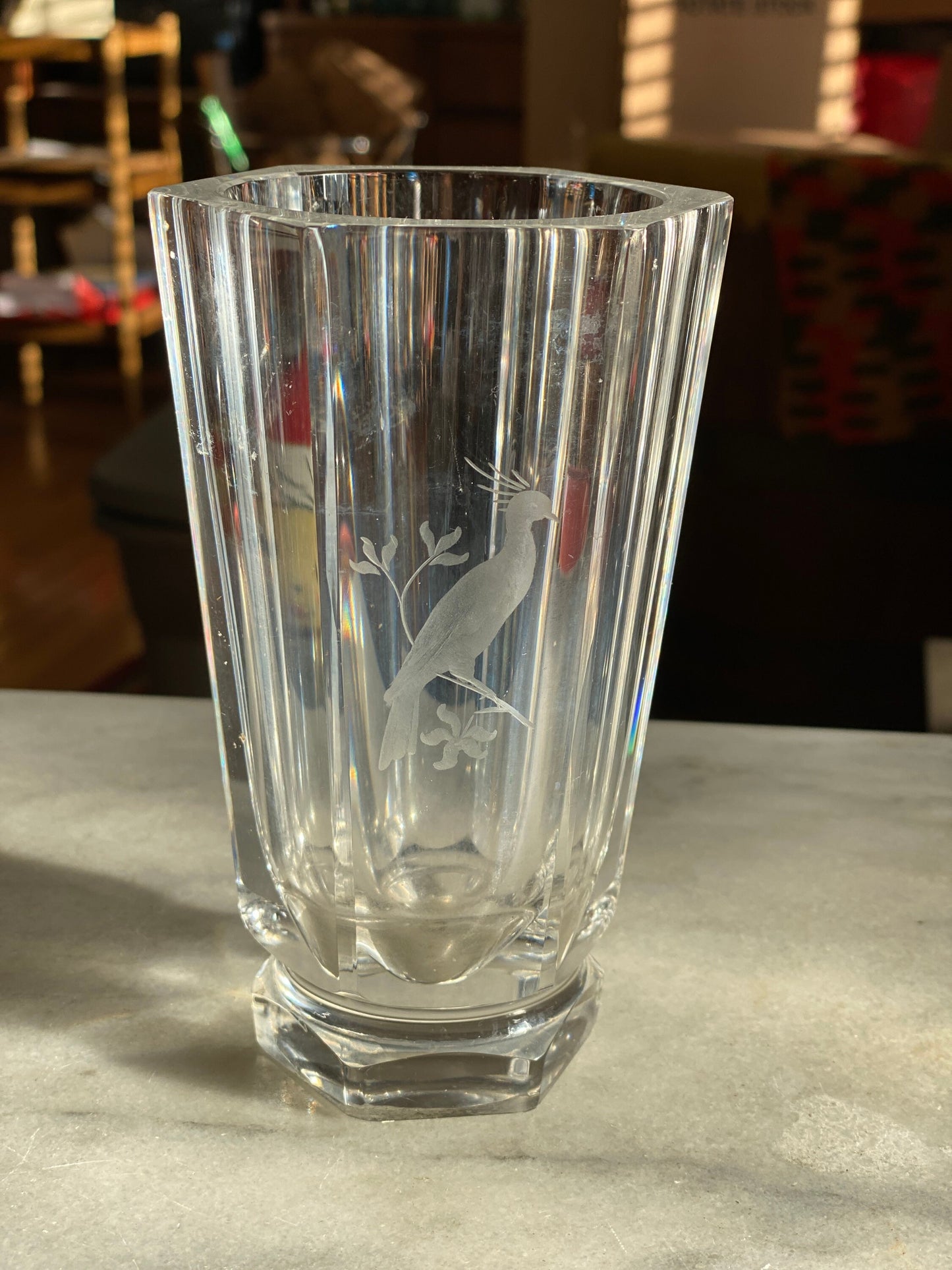 Vintage Set of Four Art Glass Roses in Mid Century Modern Etched Glass Paneled Heavy Glass  Vase with Asian Bird Design