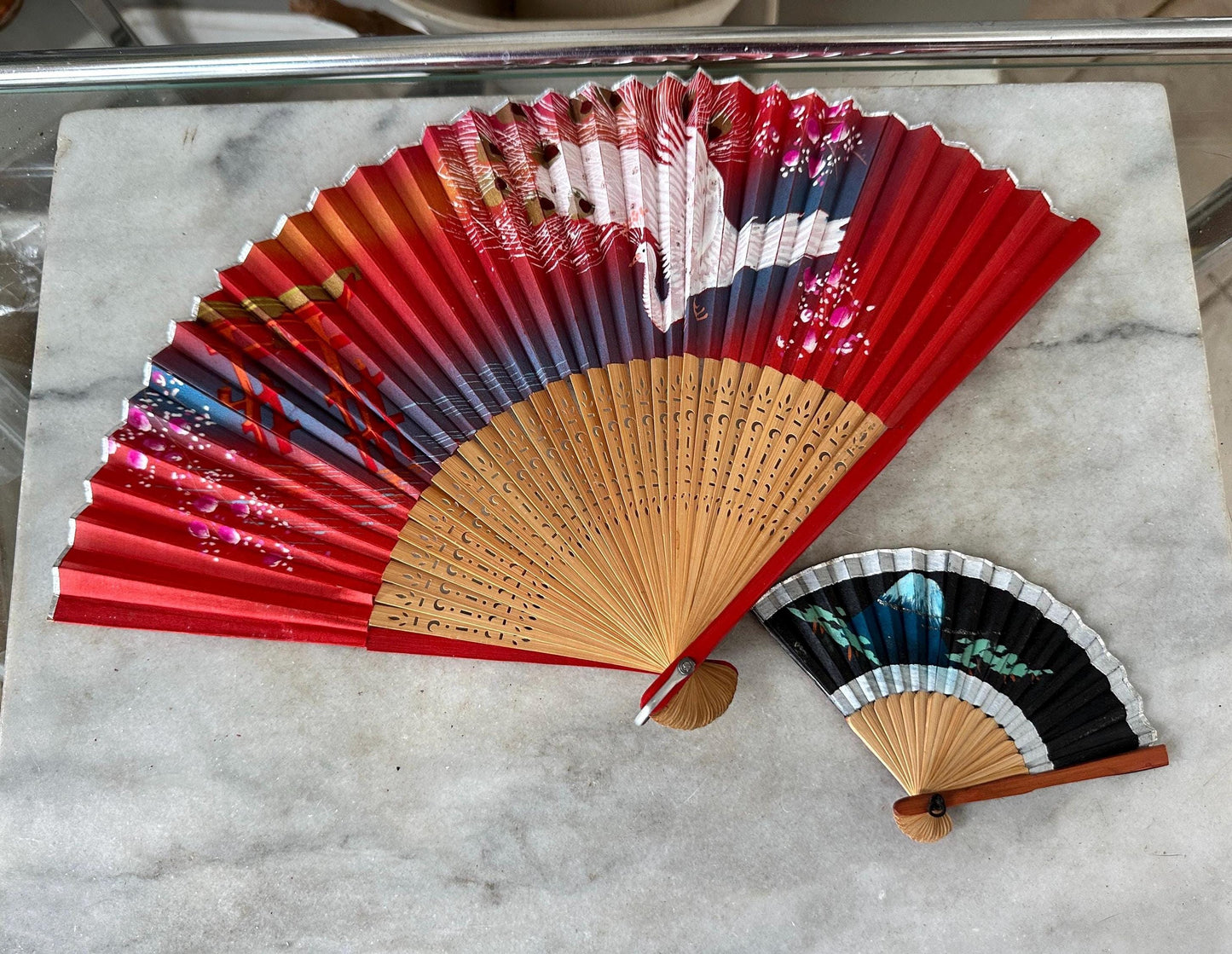 Vintage 1960s Japanese Silk Fan Set – Crane, Cherry Blossom & Torii Gate
