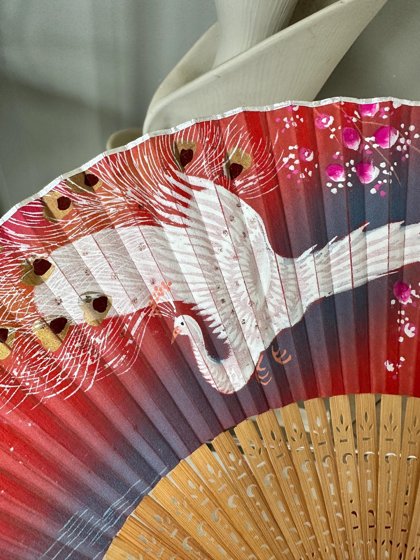 Vintage 1960s Japanese Silk Fan Set – Crane, Cherry Blossom & Torii Gate