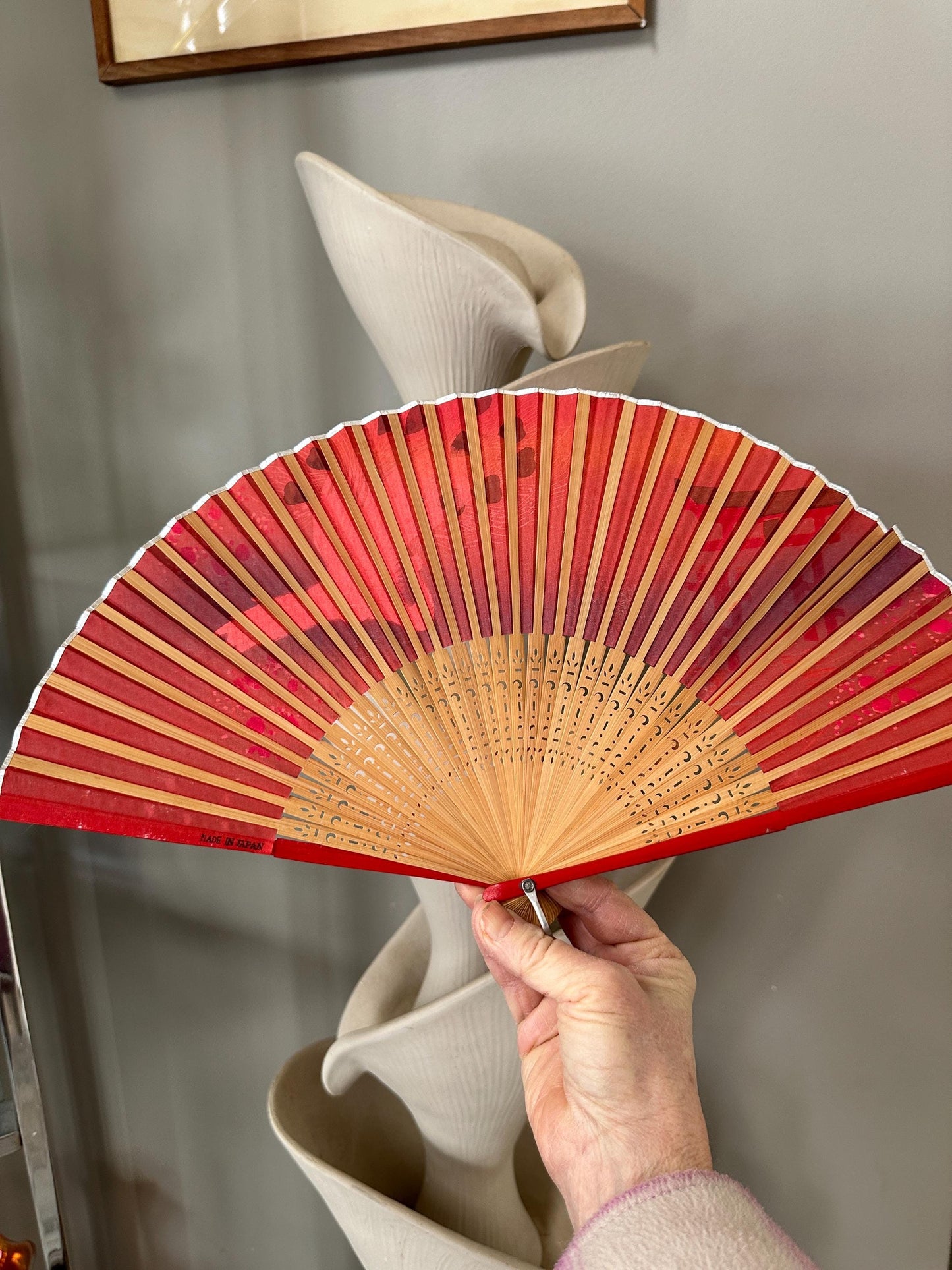 Vintage 1960s Japanese Silk Fan Set – Crane, Cherry Blossom & Torii Gate
