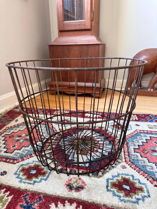 Vintage Wire Harvesting Basket – Rustic Farmhouse Decor, Primitive Metal Container 14.5” x 11.25”