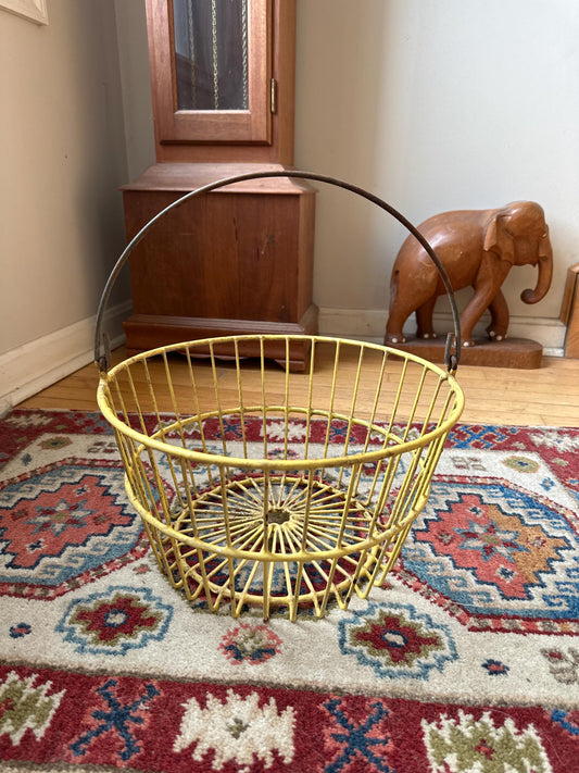 Vintage Yellow Wire Egg Basket: Rustic Farmhouse Decor (14 x 7.5)