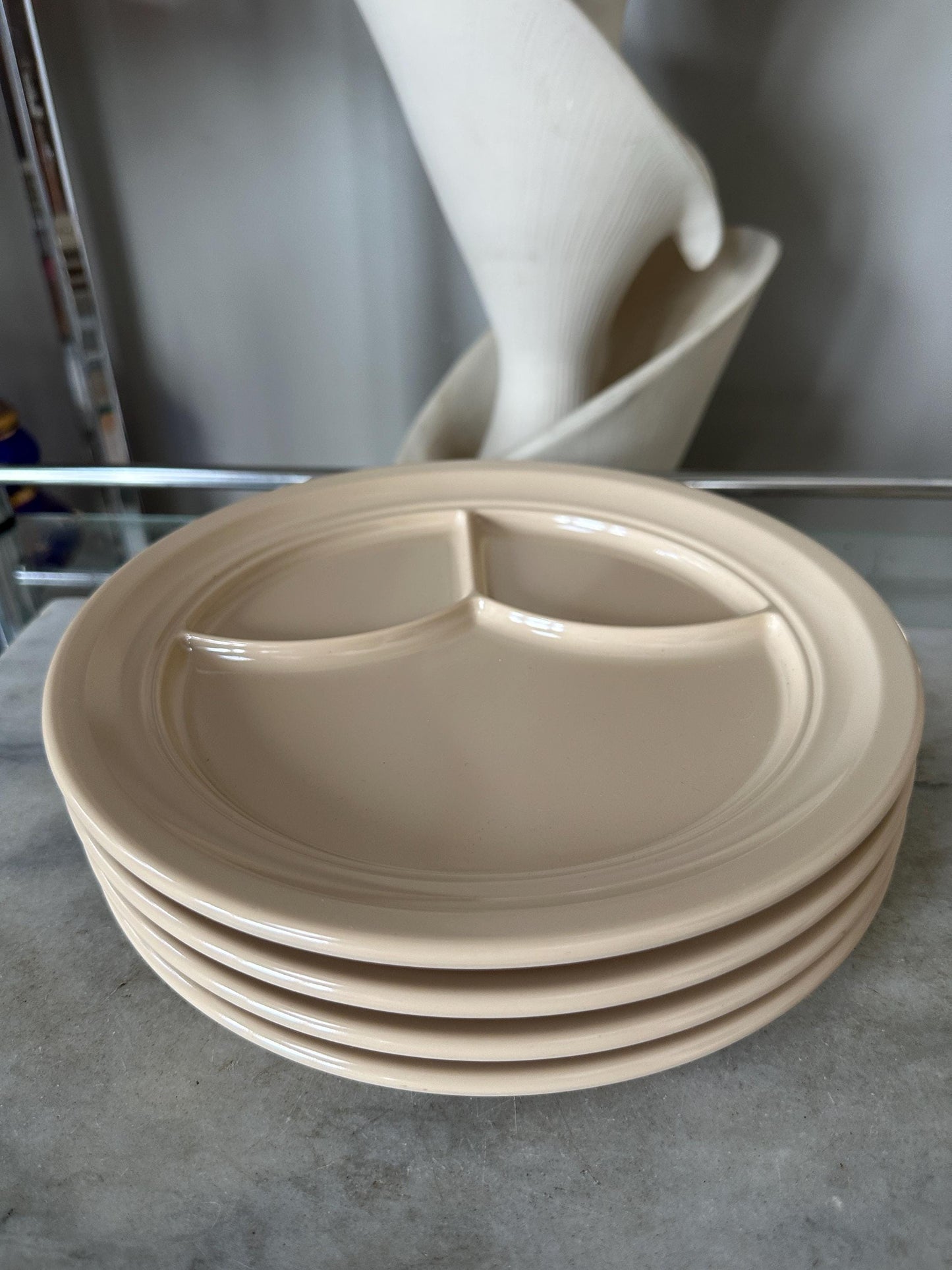 Vintage Dallasware Divided Plates | Tan Melamine Melmac Divided Dishes | Set of 4 | MCM Dinnerware | Retro Camping Dishes