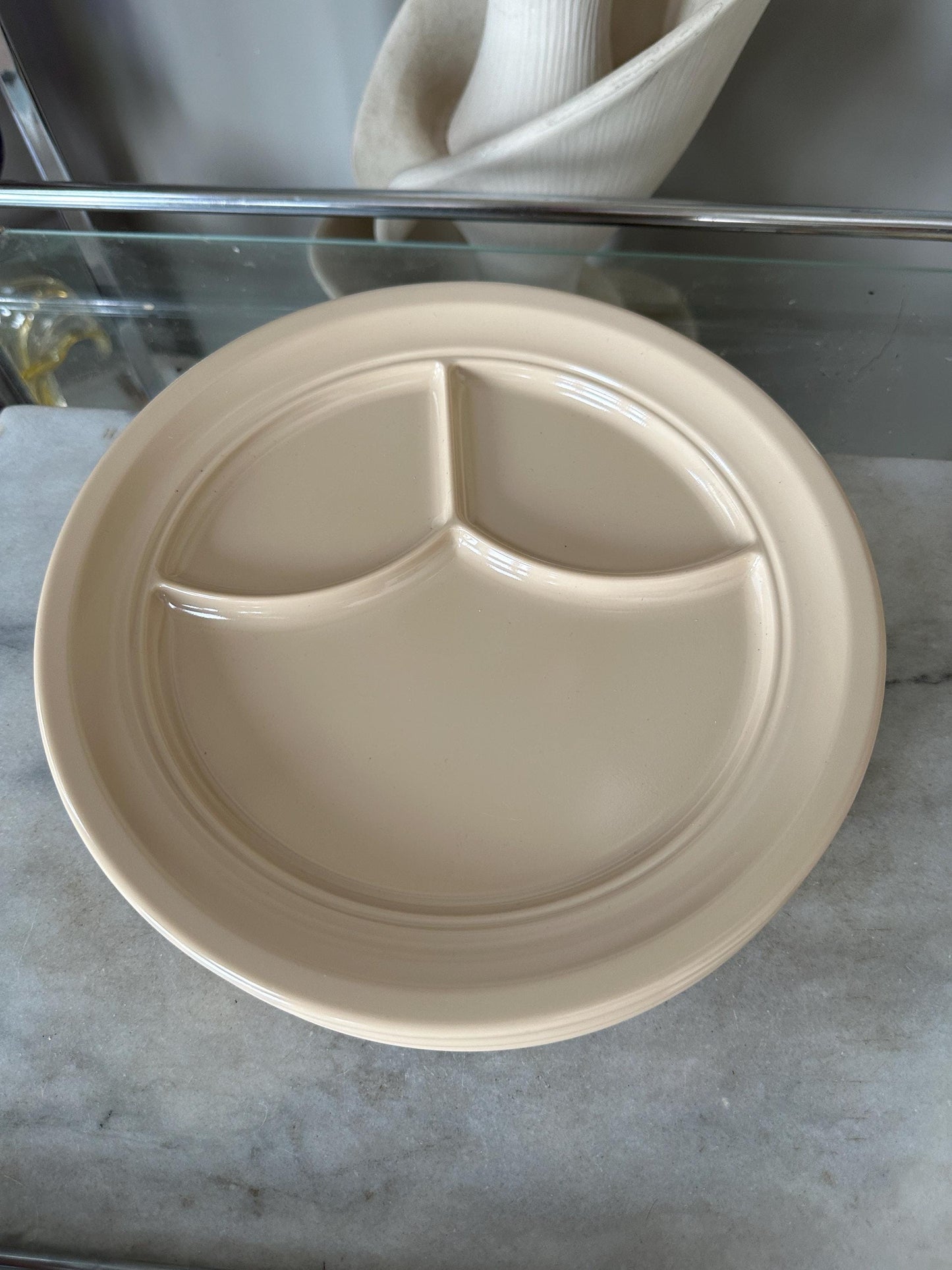 Vintage Dallasware Divided Plates | Tan Melamine Melmac Divided Dishes | Set of 4 | MCM Dinnerware | Retro Camping Dishes