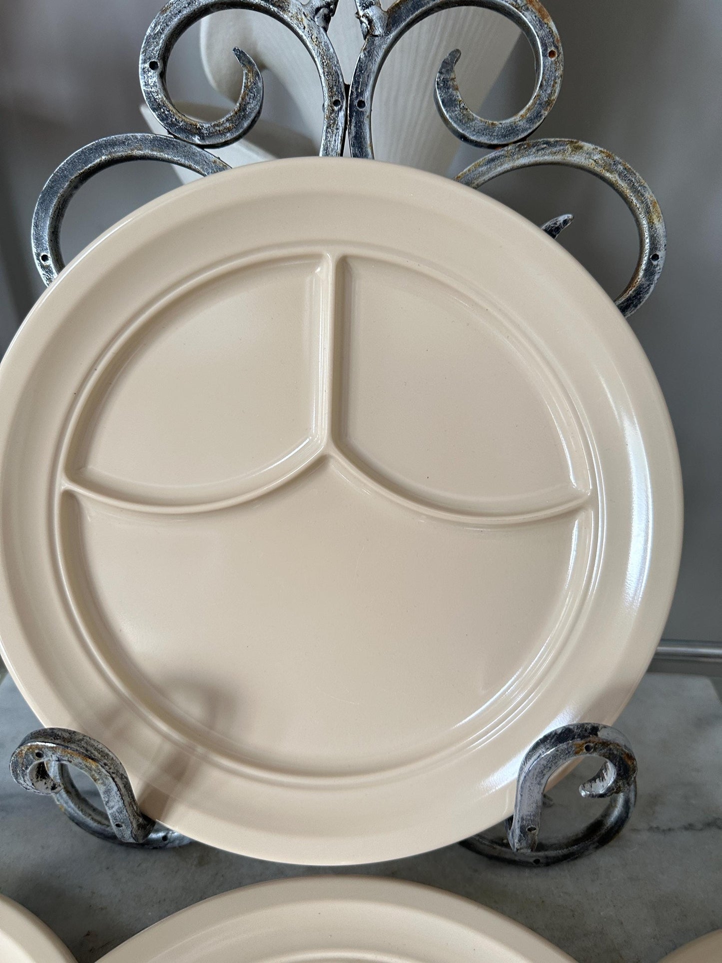 Vintage Dallasware Divided Plates | Tan Melamine Melmac Divided Dishes | Set of 4 | MCM Dinnerware | Retro Camping Dishes