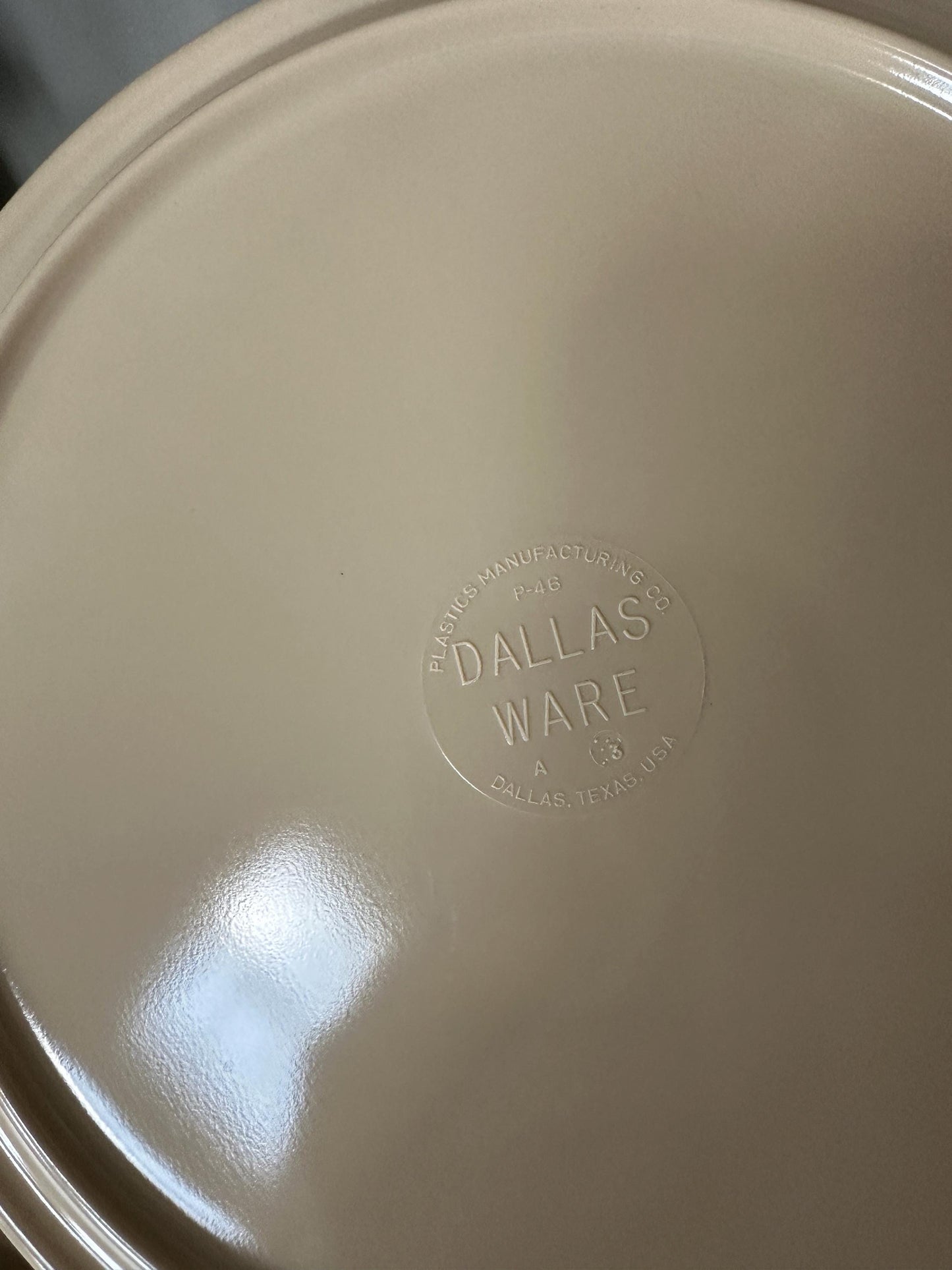 Vintage Dallasware Divided Plates | Tan Melamine Melmac Divided Dishes | Set of 4 | MCM Dinnerware | Retro Camping Dishes