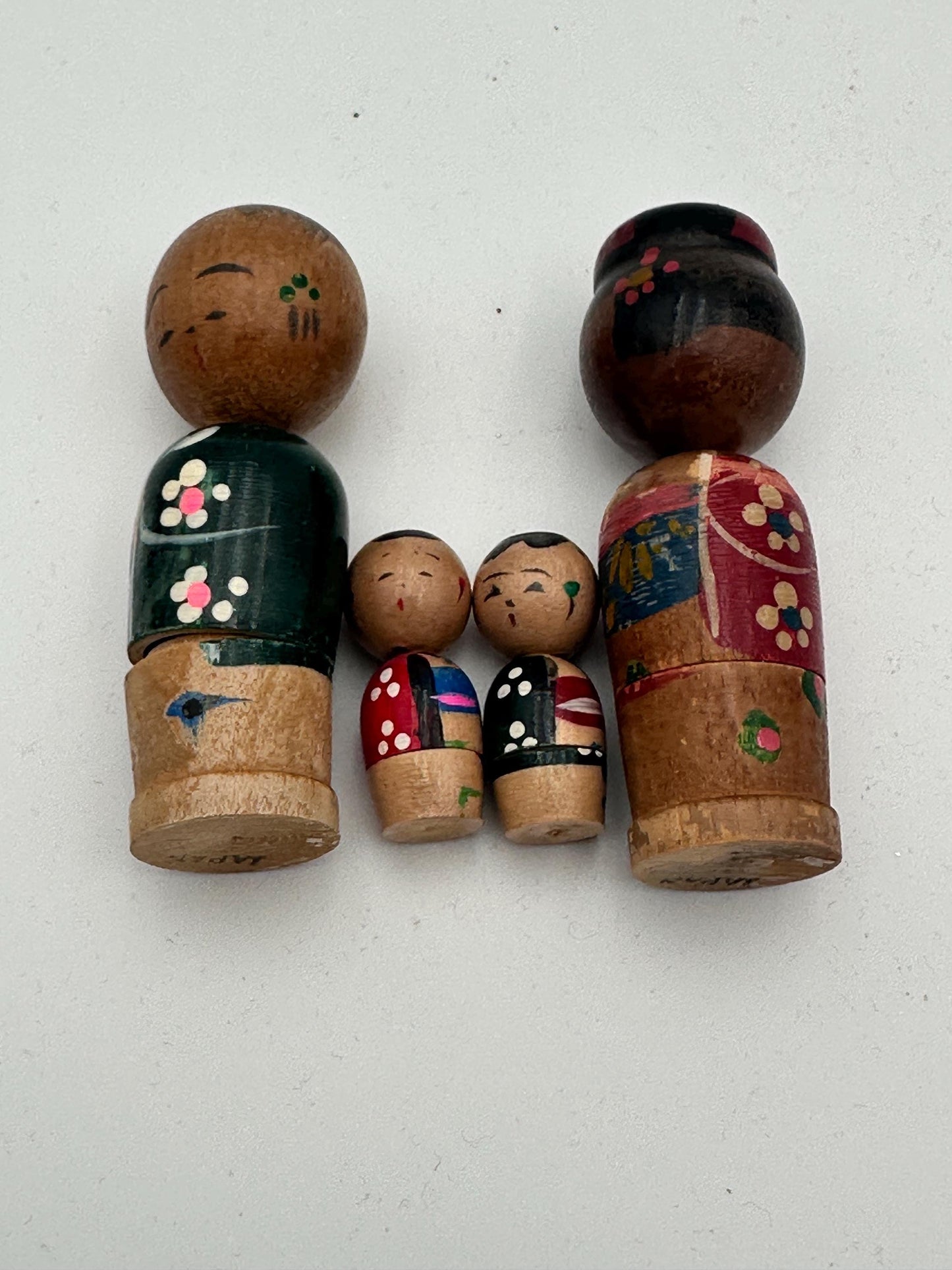 Vintage Wood Kokeshi Couple W/child Nodder Heads Hand Painted Stash Boxes Japan