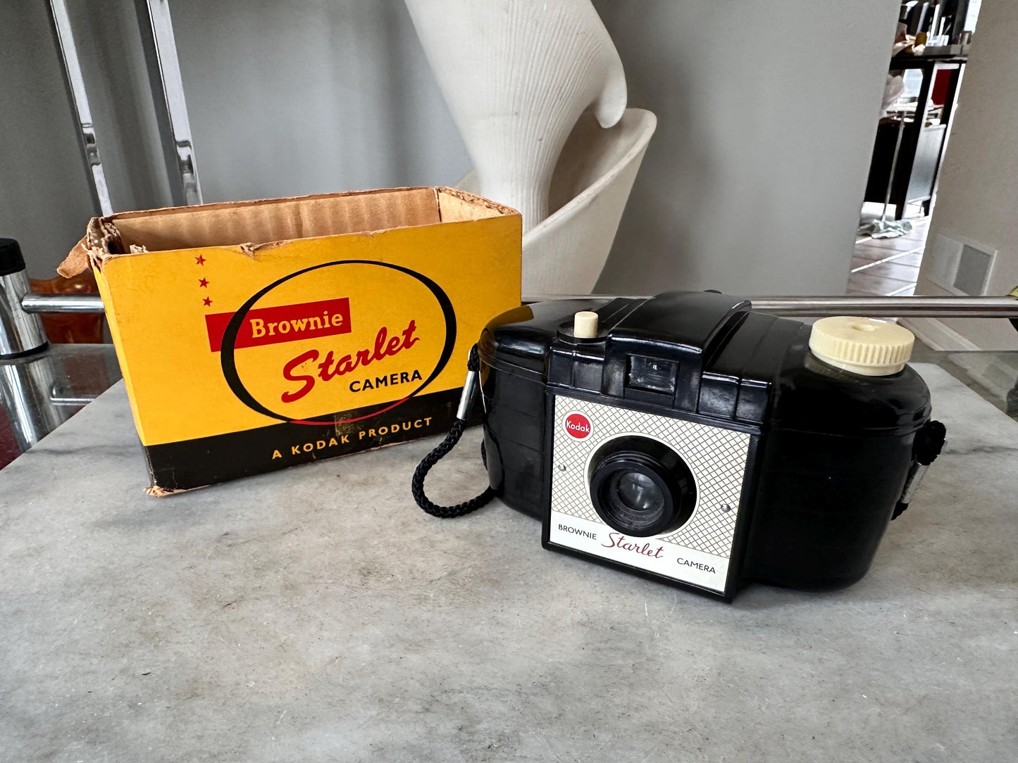 Vintage 1950s Kodak Brownie Starlet Camera, Made in England, 127 Film (Box/Instructions)