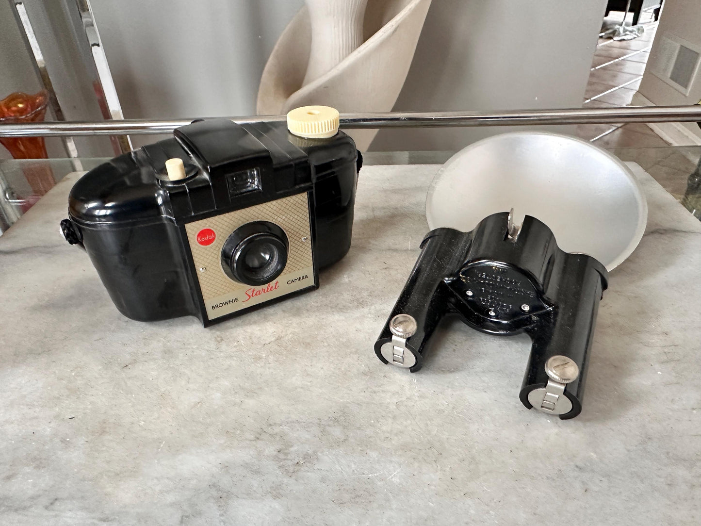 Vintage 1950s Kodak Brownie Starlet Camera, Made in England, 127 Film (Box/Instructions)